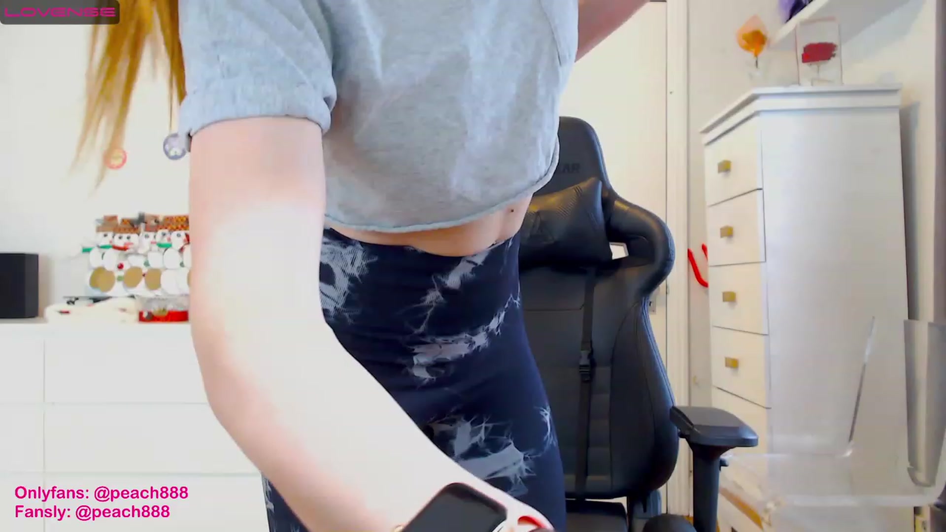 Gallery image thumbnail from Peach888's myfreecams stream on, 12/04/2022, 18:42 image 17 of 20