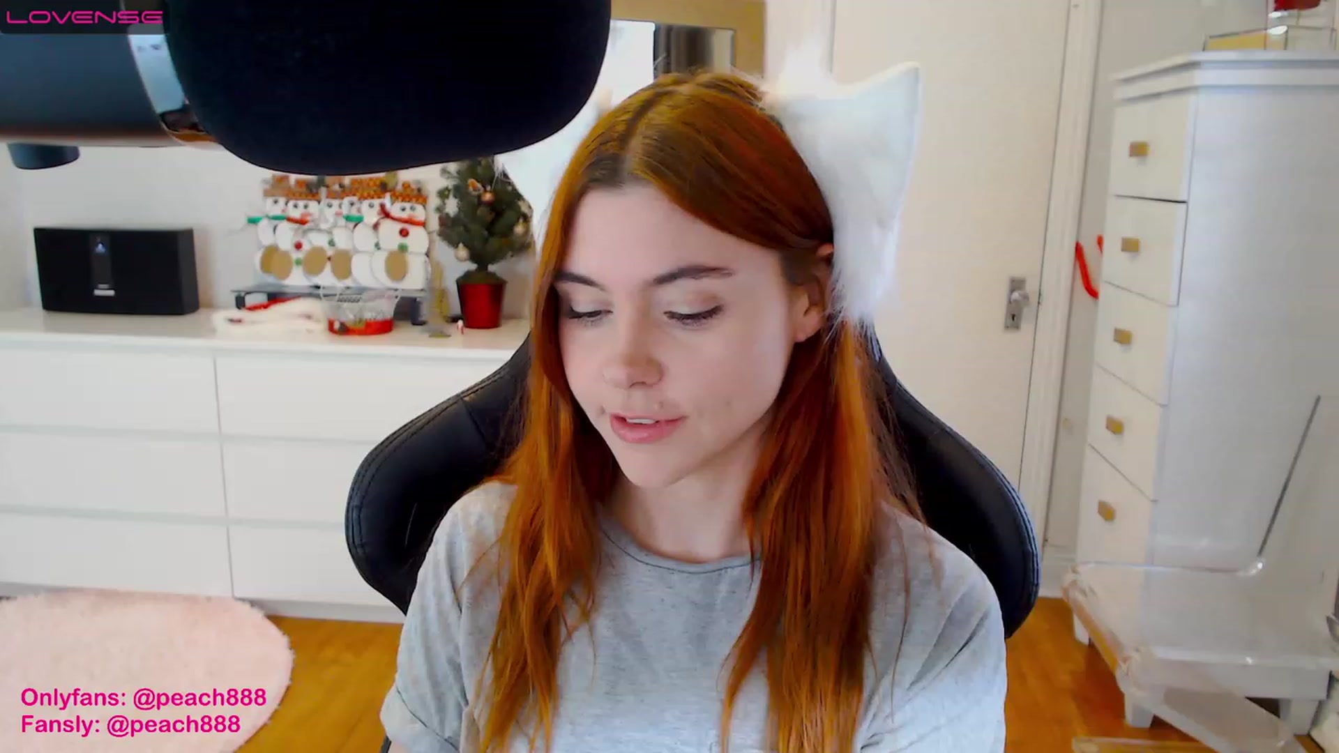 Gallery image thumbnail from Peach888's myfreecams stream on, 12/04/2022, 18:42 image 1 of 20