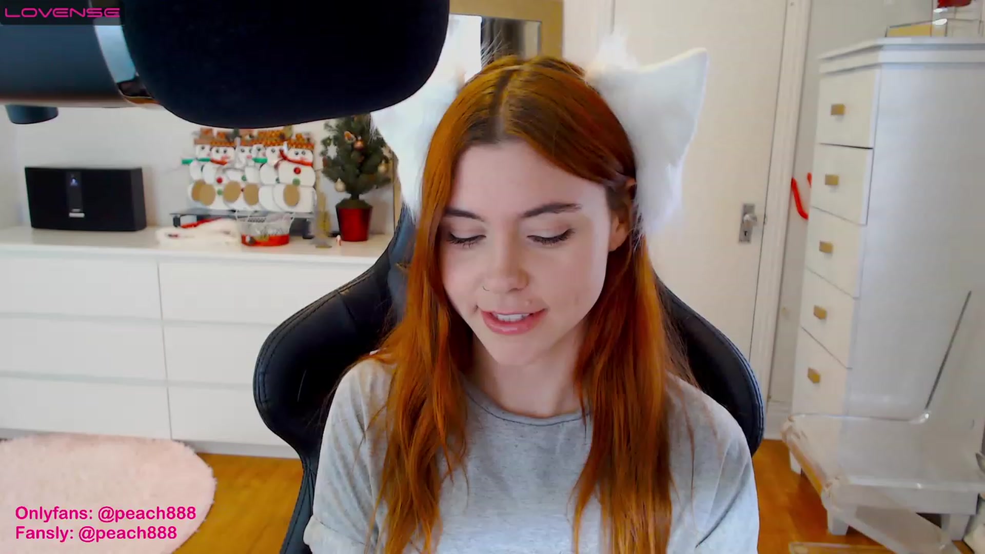 Gallery image thumbnail from Peach888's myfreecams stream on, 12/04/2022, 18:42 image 2 of 20