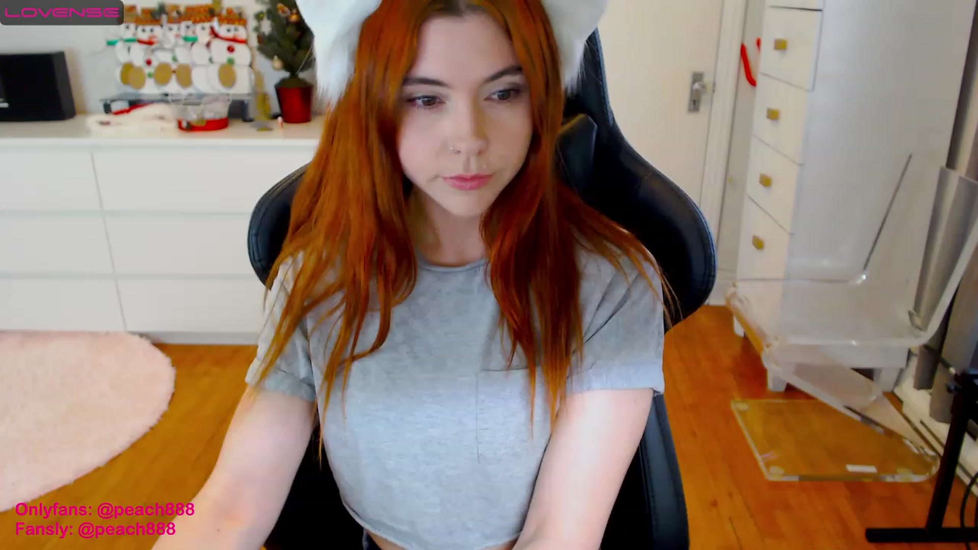 Gallery image thumbnail from Peach888's myfreecams stream on, 12/04/2022, 18:42 image 19 of 20
