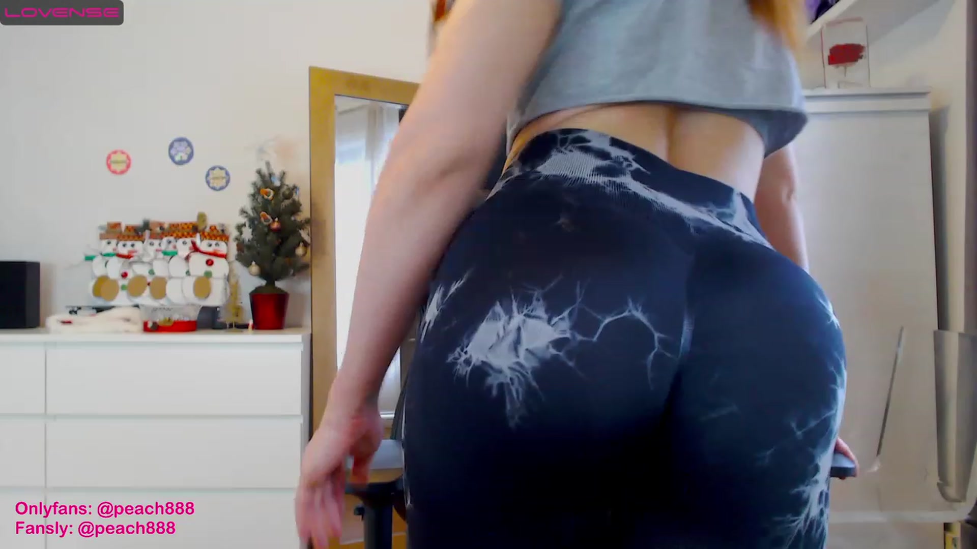 Gallery image thumbnail from Peach888's myfreecams stream on, 12/04/2022, 18:42 image 16 of 20