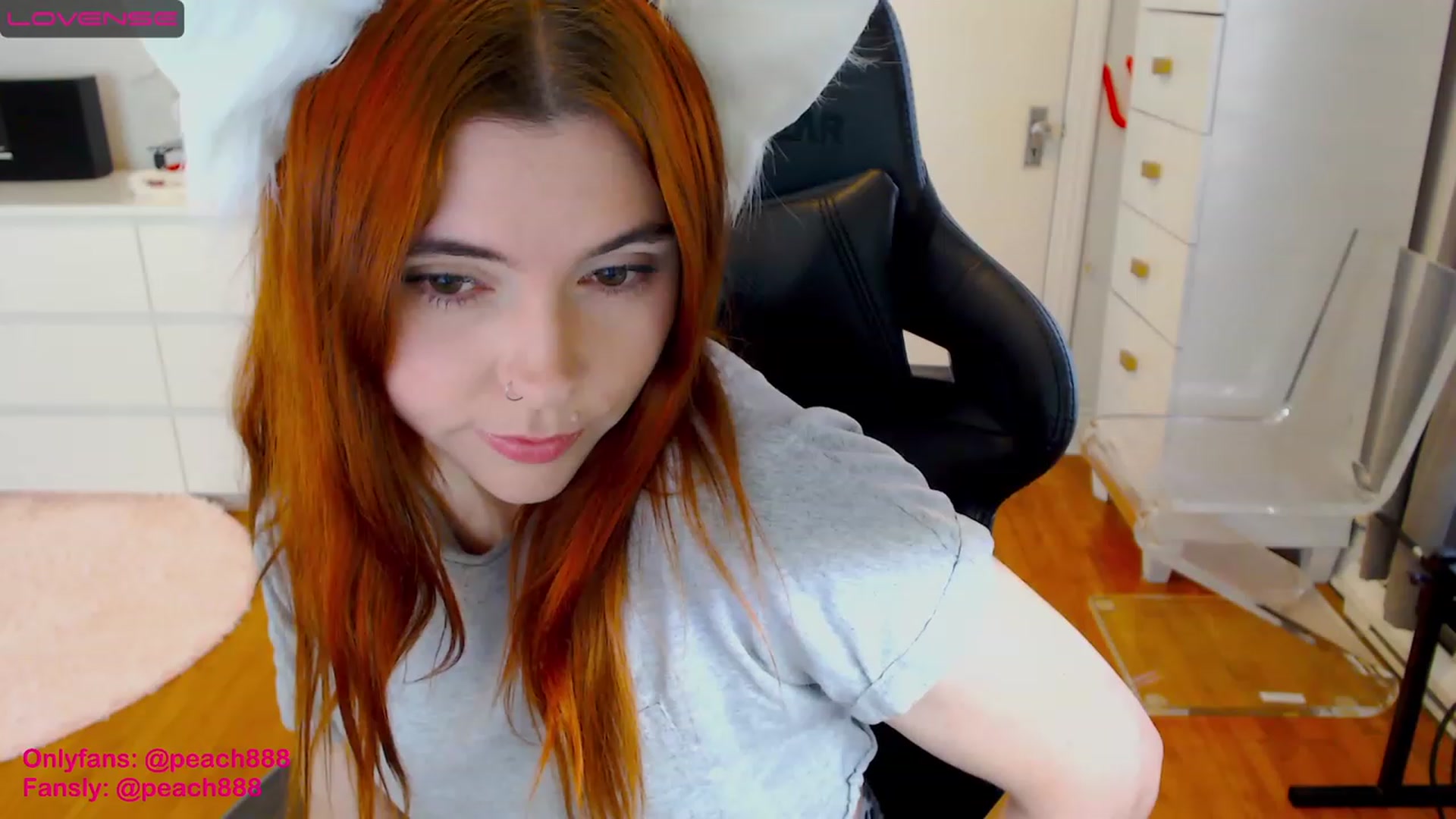 Gallery image thumbnail from Peach888's myfreecams stream on, 12/04/2022, 18:42 image 20 of 20