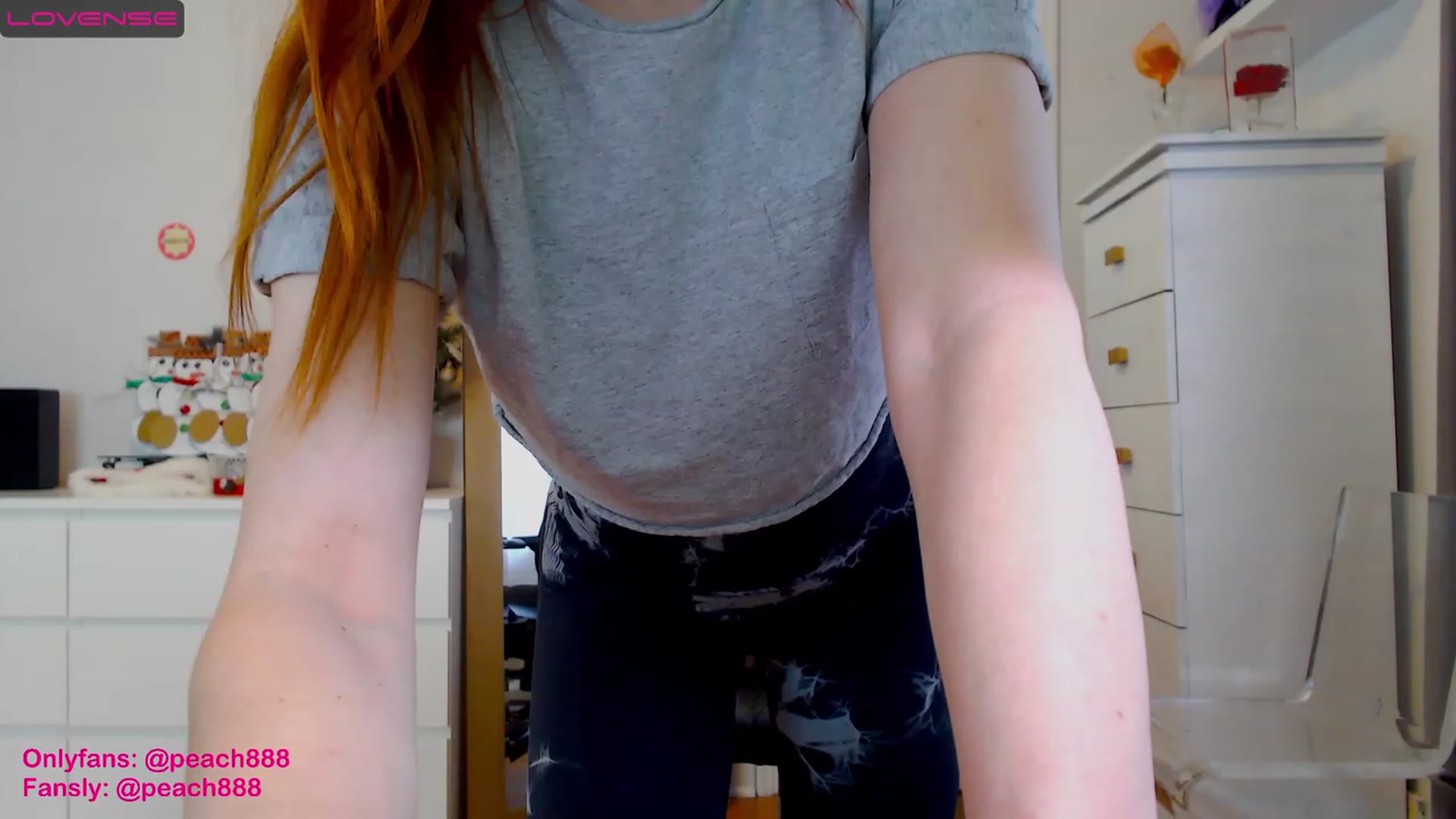 Gallery image thumbnail from Peach888's myfreecams stream on, 12/04/2022, 18:42 image 10 of 20