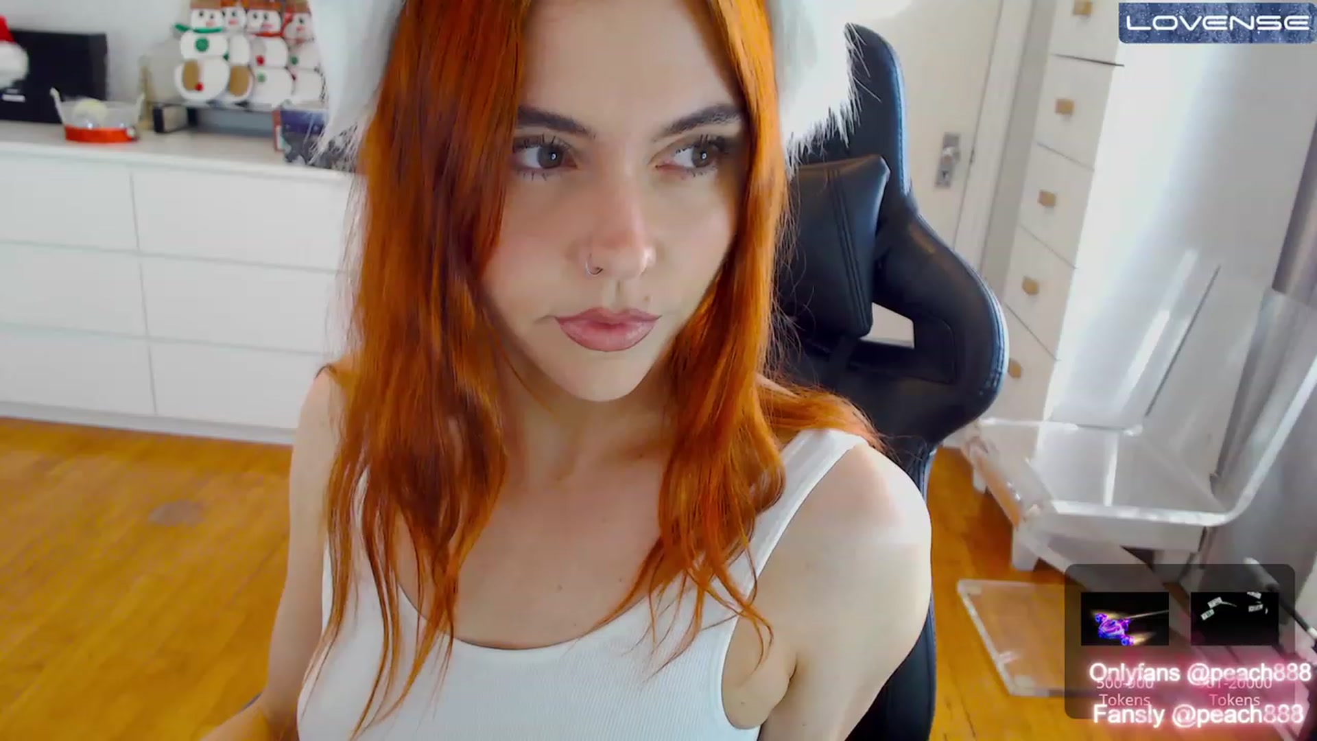 Gallery image thumbnail from Peach888's myfreecams stream on, 12/08/2022, 18:38 image 17 of 20