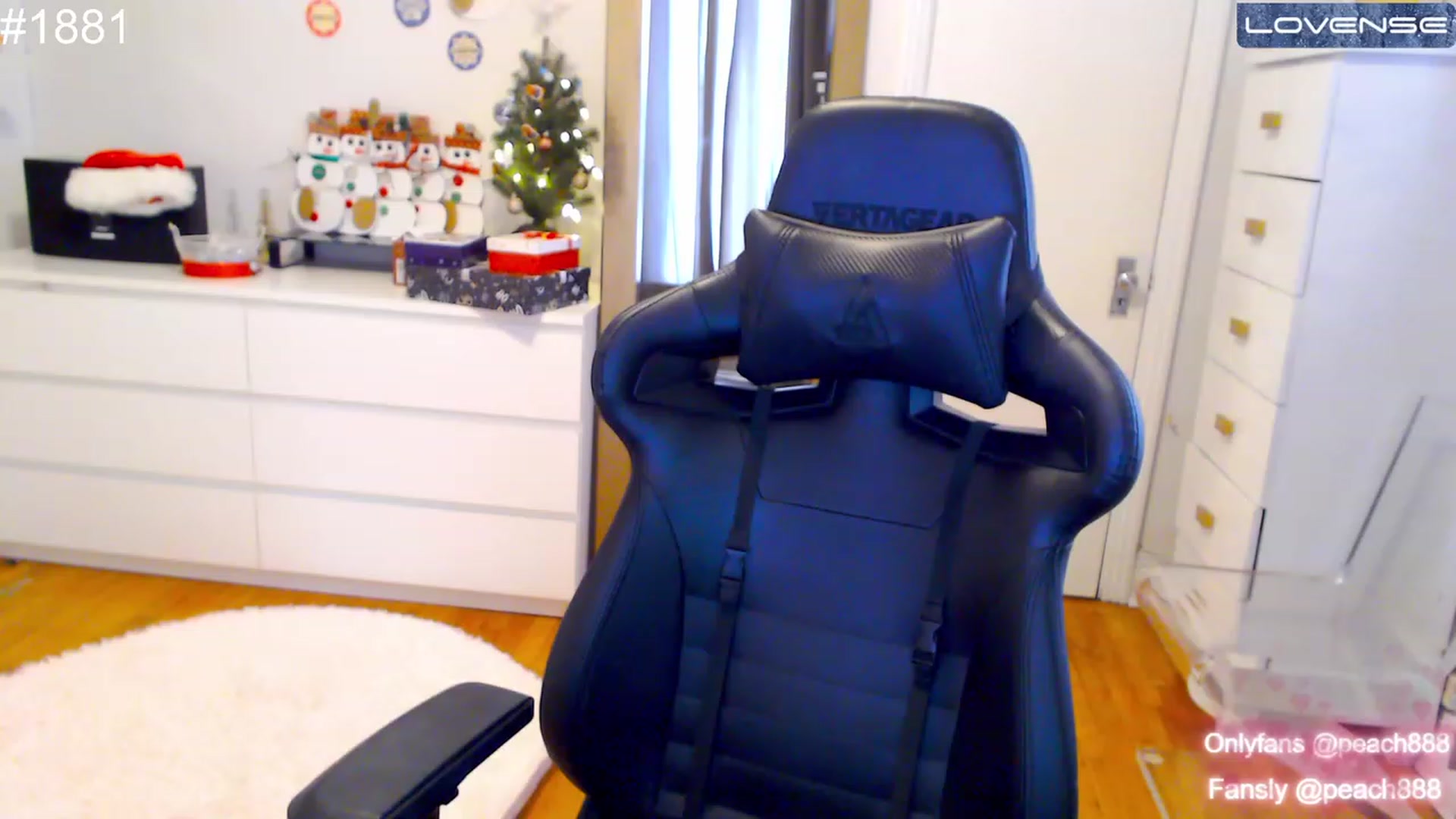 Gallery image thumbnail from Peach888's myfreecams stream on, 12/10/2022, 16:29 image 17 of 20