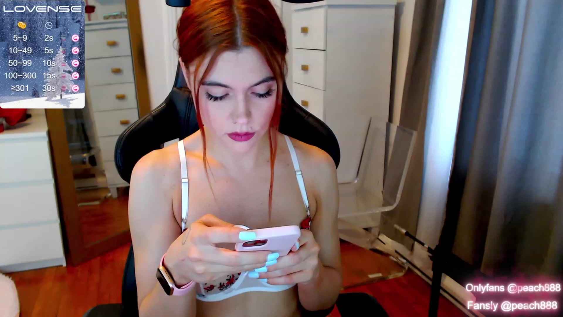Gallery image thumbnail from Peach888's myfreecams stream on, 12/16/2022, 16:20 image 2 of 20