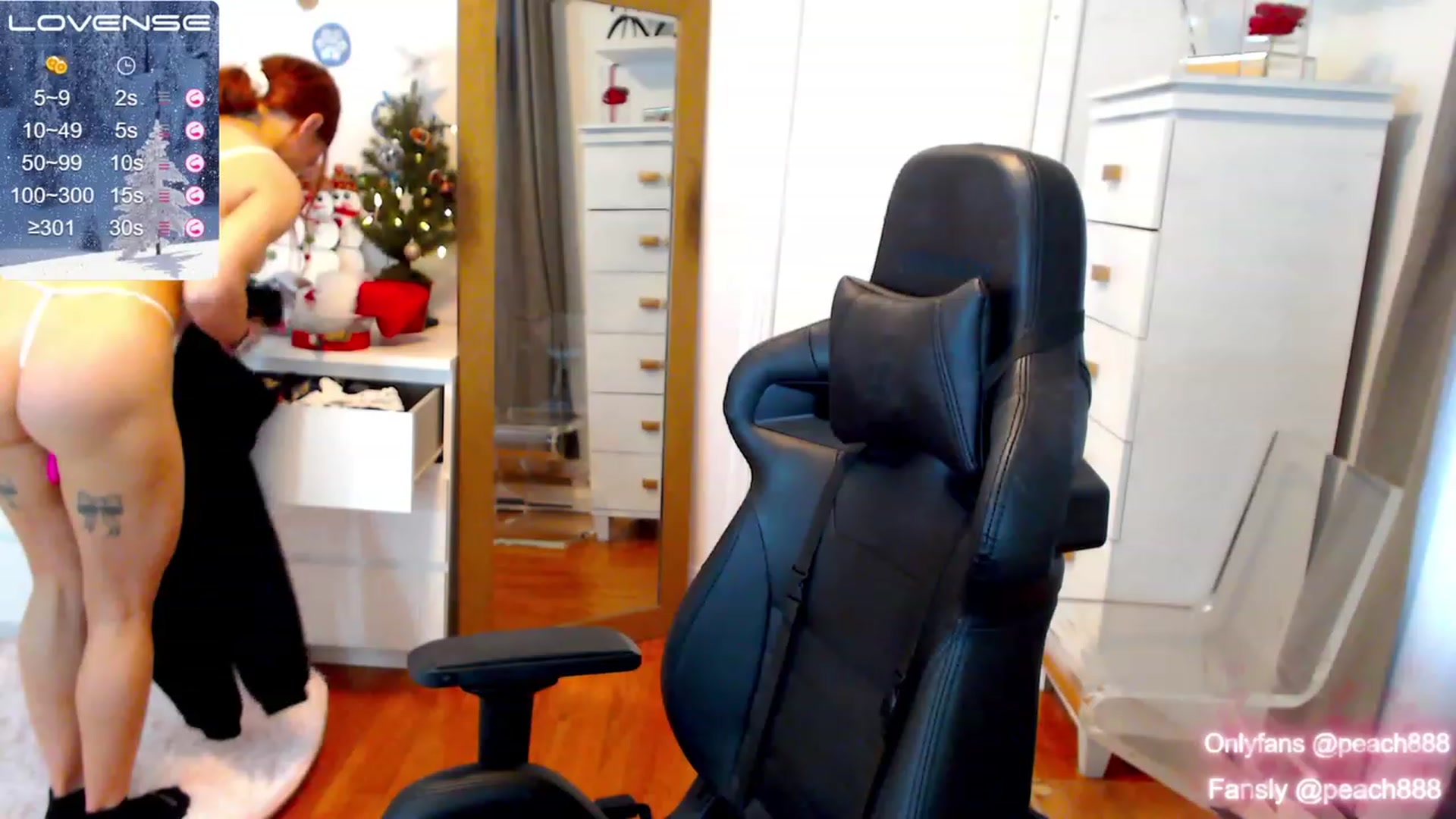 Gallery image thumbnail from Peach888's myfreecams stream on, 12/16/2022, 16:20 image 16 of 20