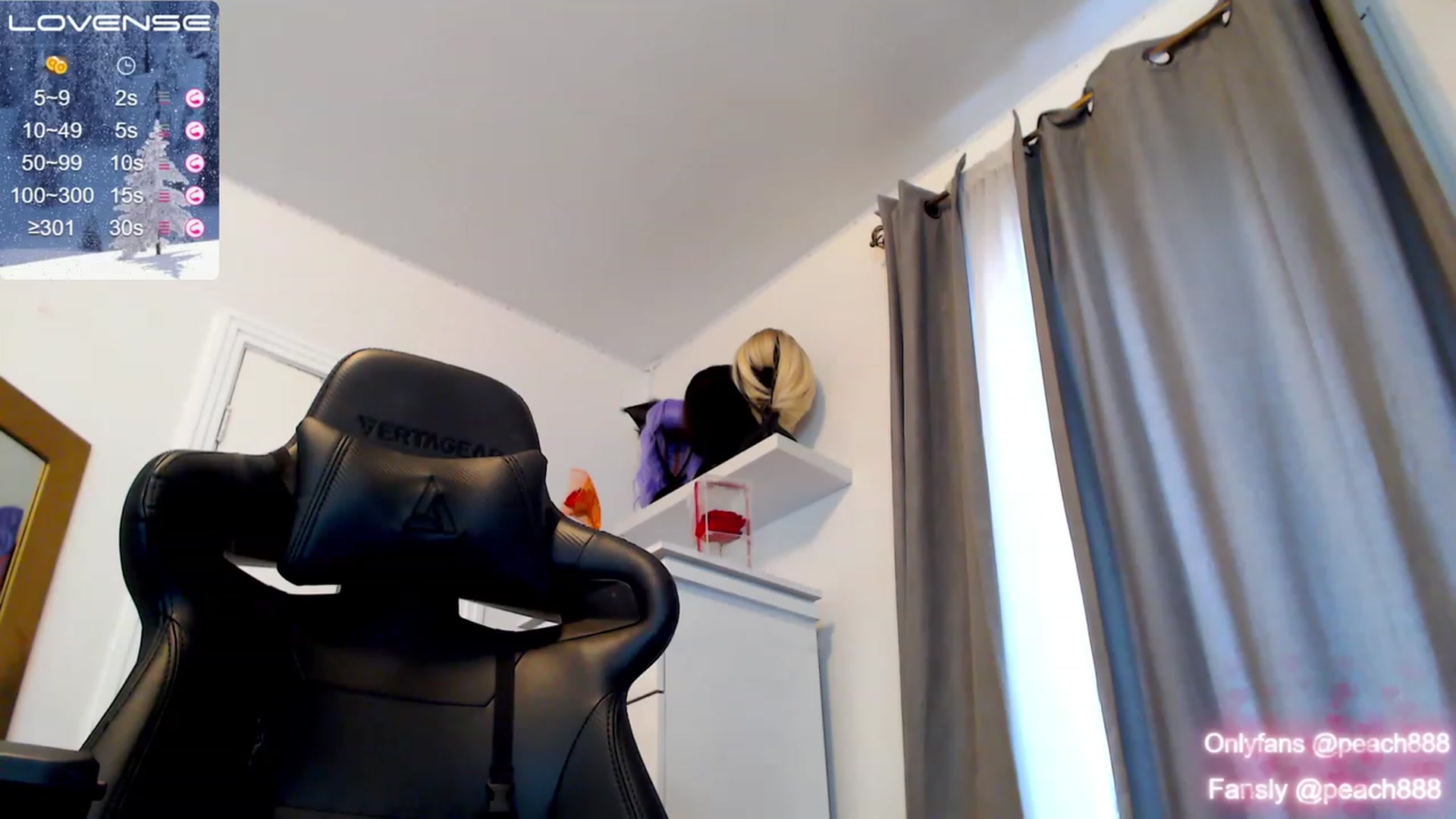 Gallery image thumbnail from Peach888's myfreecams stream on, 12/16/2022, 16:20 image 12 of 20