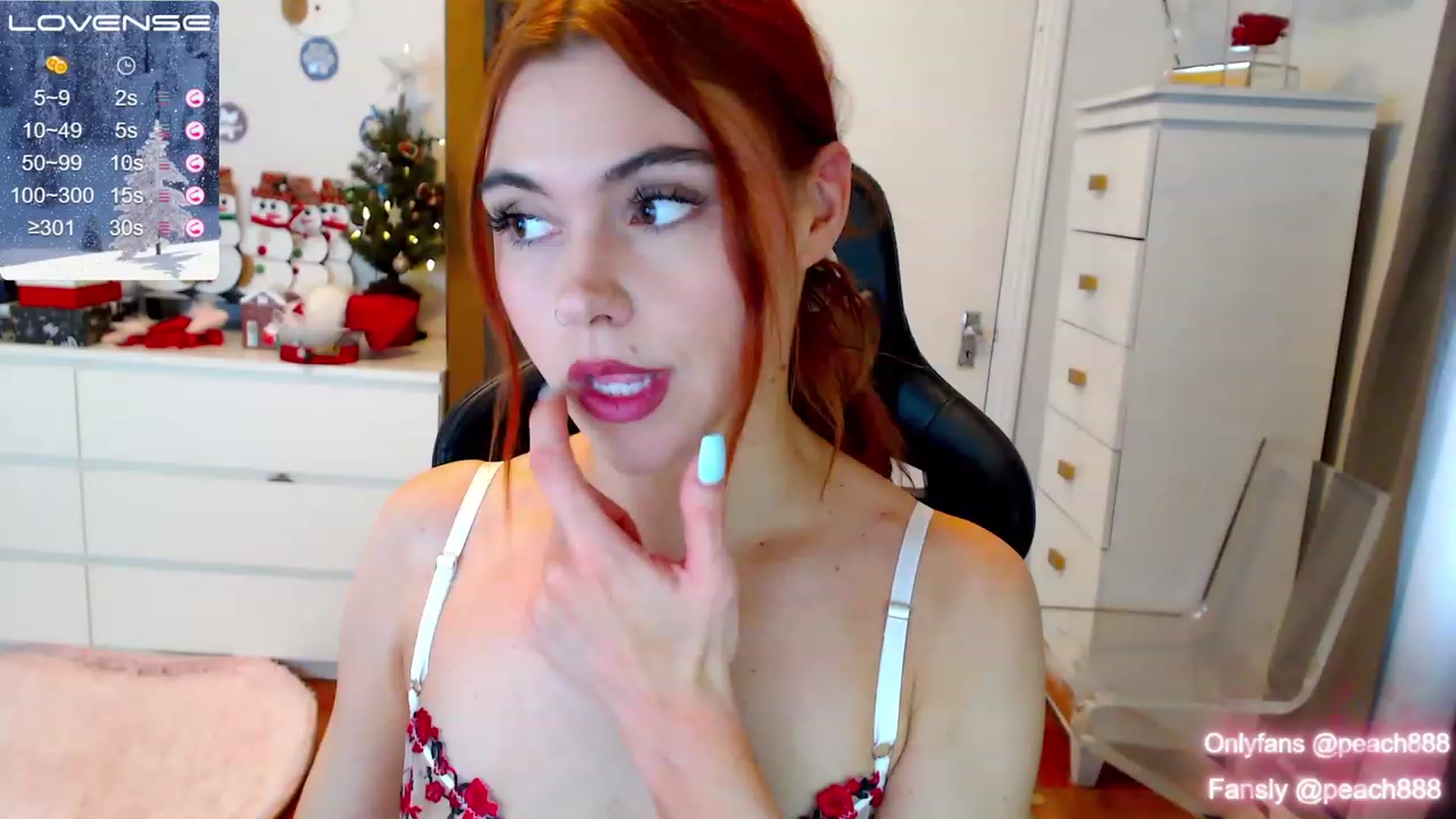 Gallery image thumbnail from Peach888's myfreecams stream on, 12/16/2022, 16:20 image 15 of 20