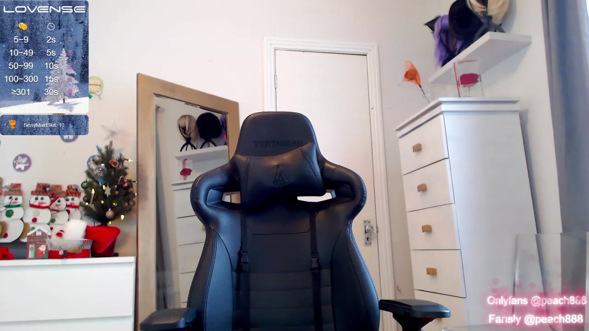 Gallery image thumbnail from Peach888's myfreecams stream on, 12/16/2022, 18:26 image 3 of 20