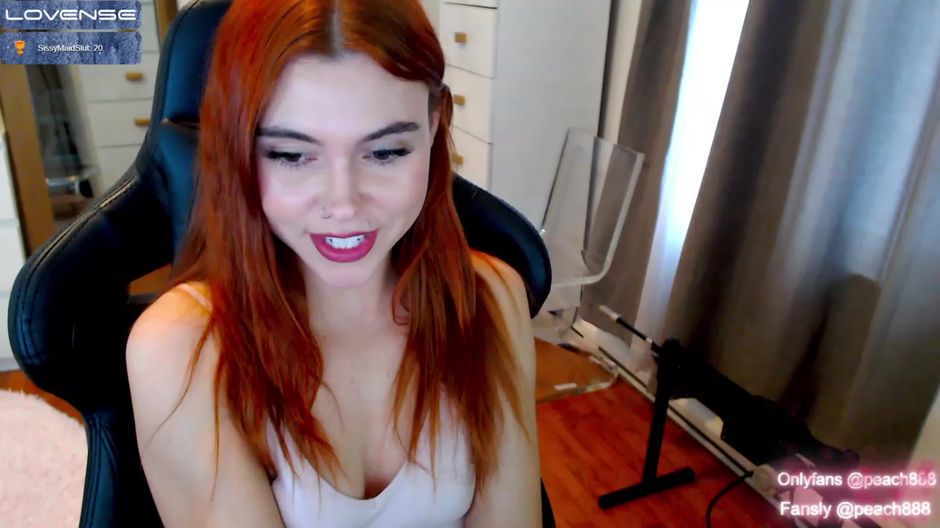 Gallery image thumbnail from Peach888's myfreecams stream on, 12/16/2022, 18:26 image 18 of 20
