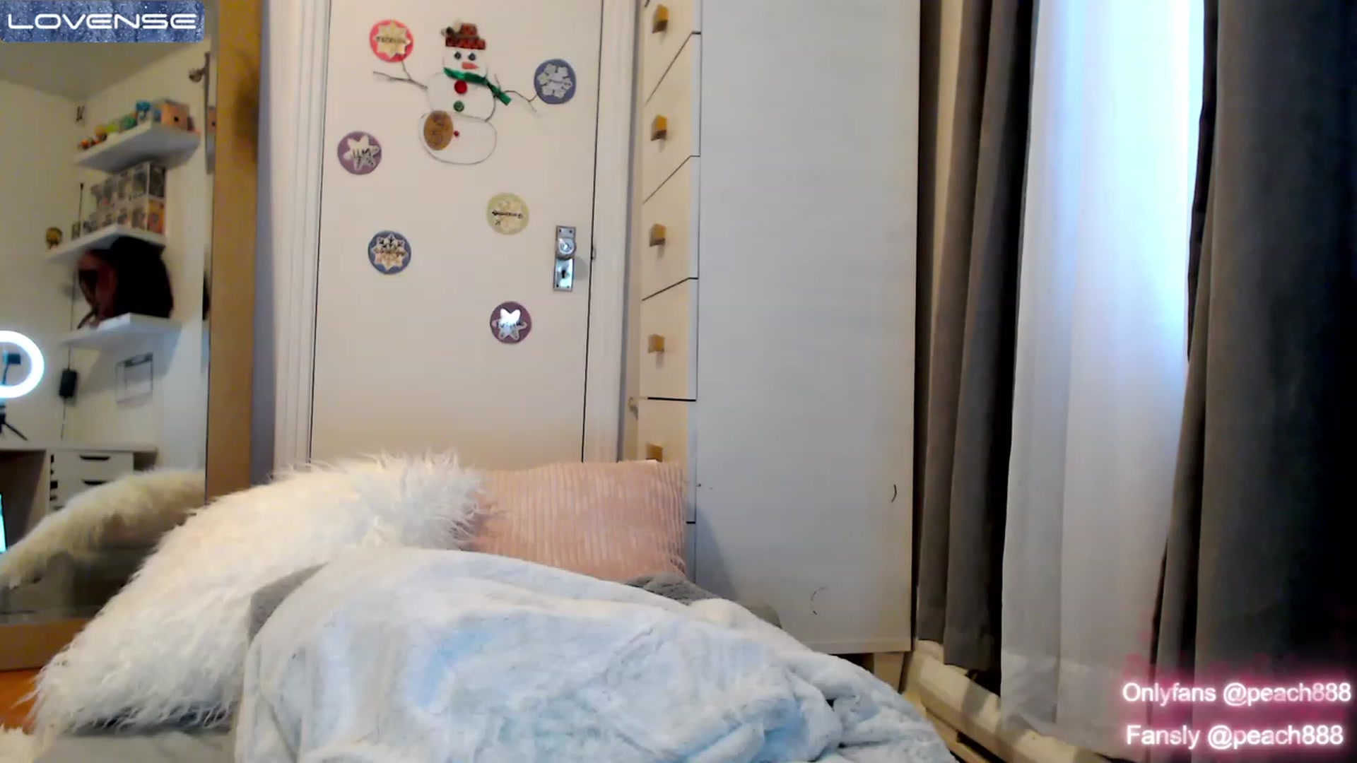 Gallery image thumbnail from Peach888's myfreecams stream on, 12/17/2022, 13:40 image 1 of 20