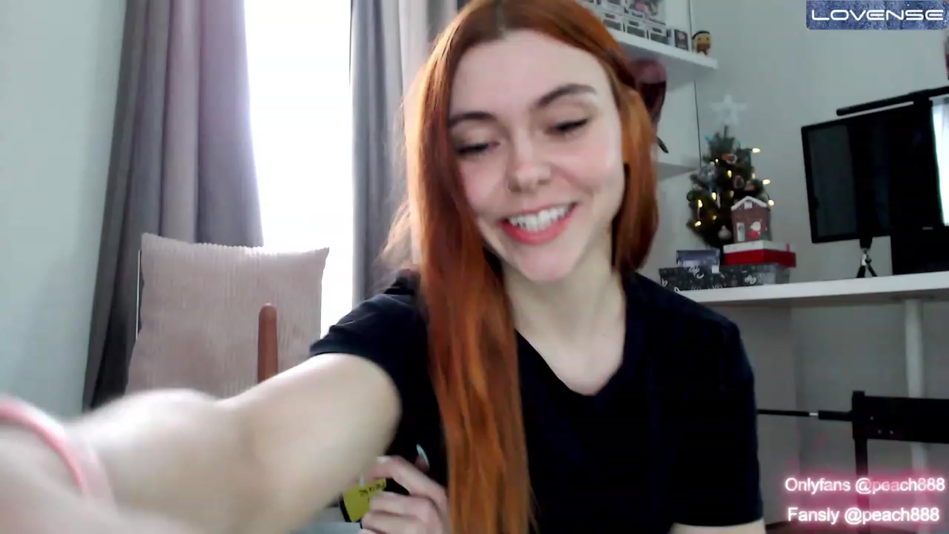 Gallery image thumbnail from Peach888's myfreecams stream on, 12/22/2022, 14:45 image 6 of 20