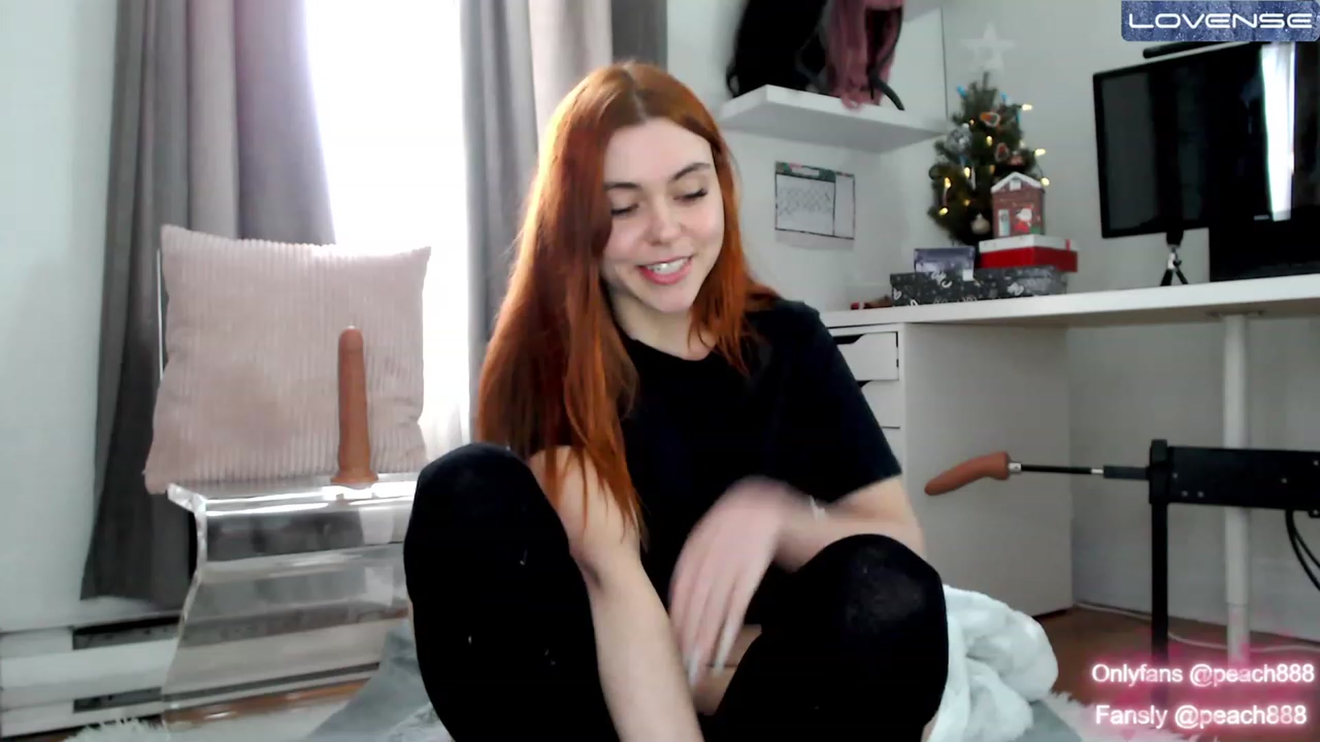 Gallery image thumbnail from Peach888's myfreecams stream on, 12/22/2022, 14:45 image 13 of 20