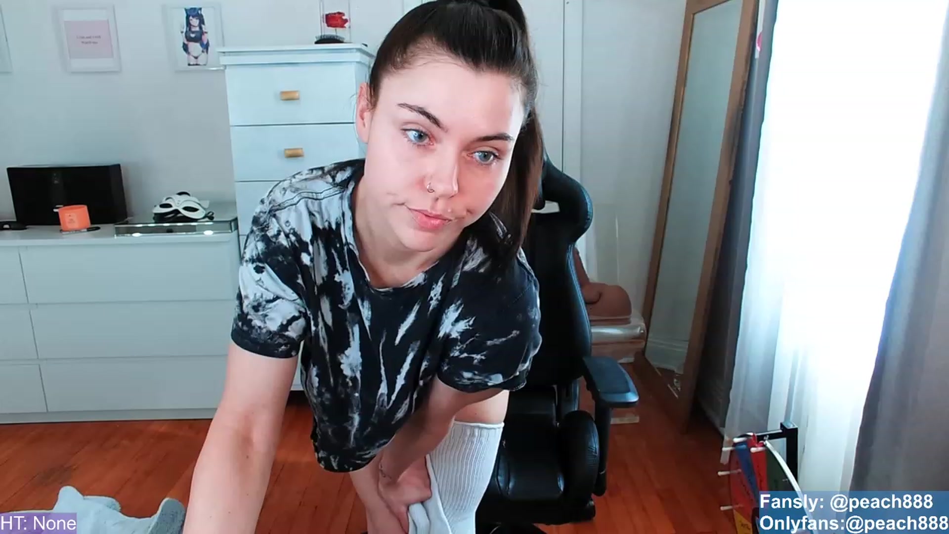 Gallery image thumbnail from Peach888's myfreecams stream on, 03/09/2023, 16:56 image 1 of 20