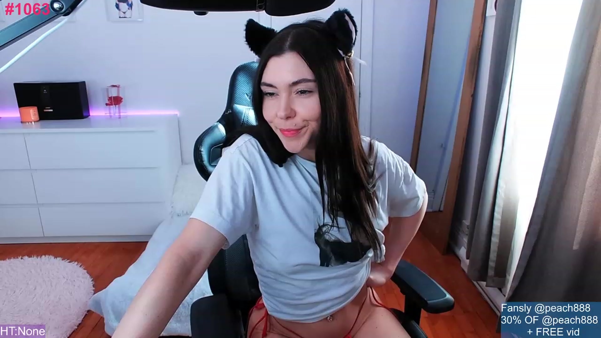Gallery image thumbnail from Peach888's myfreecams stream on, 03/12/2023, 14:58 image 17 of 20