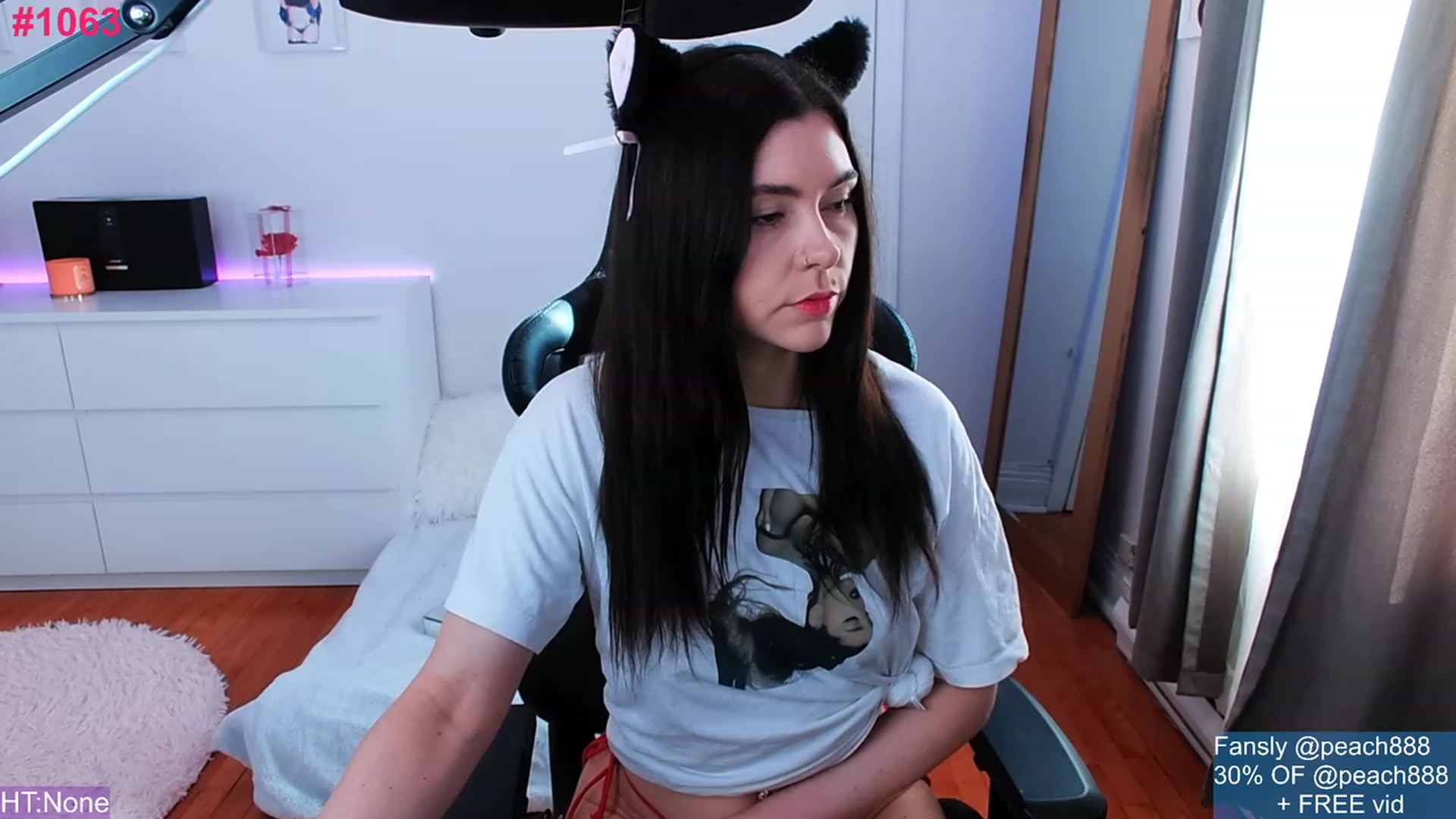 Gallery image thumbnail from Peach888's myfreecams stream on, 03/12/2023, 14:58 image 16 of 20