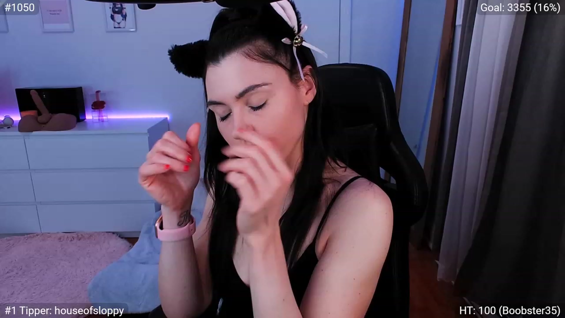 Gallery image thumbnail from Peach888's myfreecams stream on, 03/14/2023, 24:08 image 17 of 20