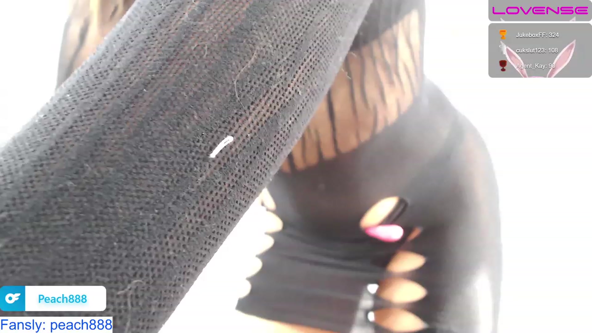 Gallery image thumbnail from Peach888's myfreecams stream on, 05/19/2023, 14:32 image 13 of 20