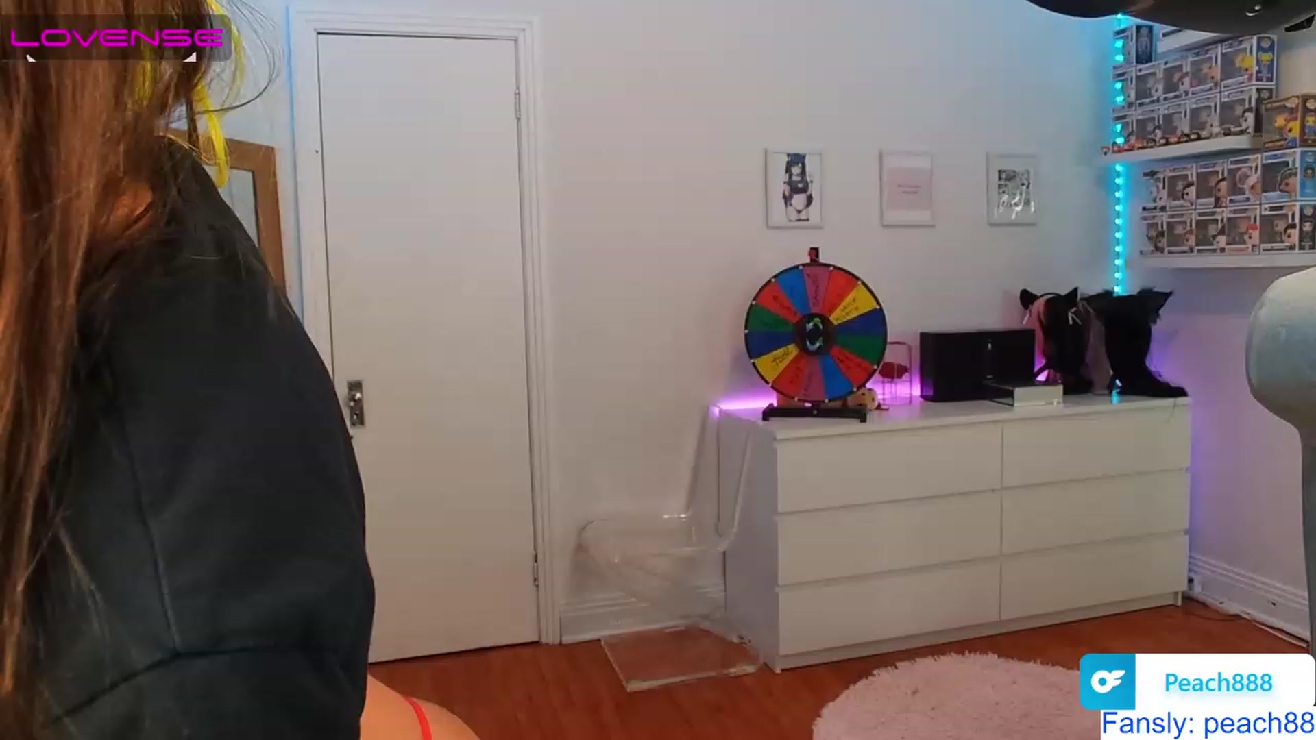 Gallery image thumbnail from Peach888's myfreecams stream on, 06/06/2023, 19:30 image 3 of 20