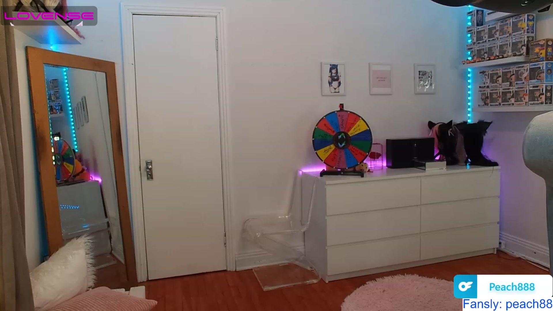 Gallery image thumbnail from Peach888's myfreecams stream on, 06/06/2023, 19:30 image 2 of 20