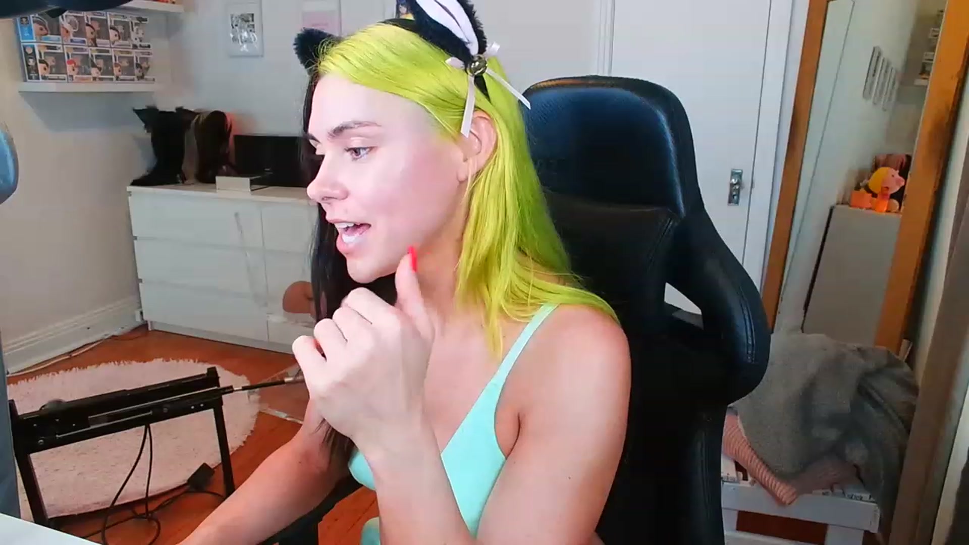 Gallery image thumbnail from Peach888's myfreecams stream on, 06/08/2023, 18:40 image 17 of 20