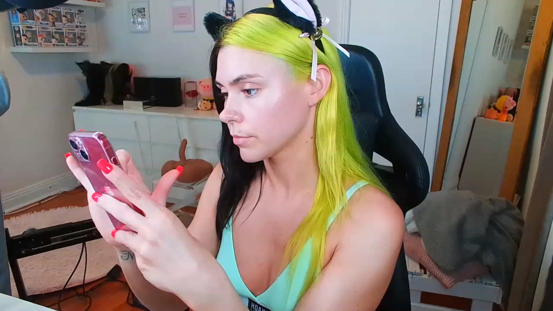 Gallery image thumbnail from Peach888's myfreecams stream on, 06/08/2023, 18:40 image 10 of 20
