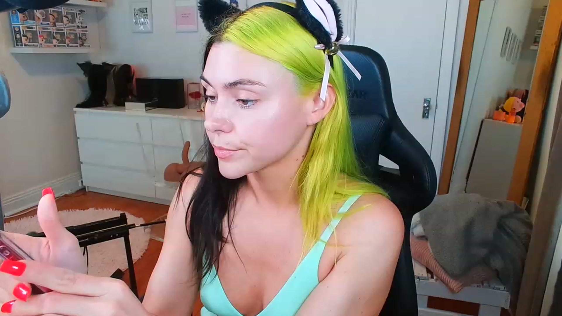 Gallery image thumbnail from Peach888's myfreecams stream on, 06/08/2023, 18:40 image 13 of 20