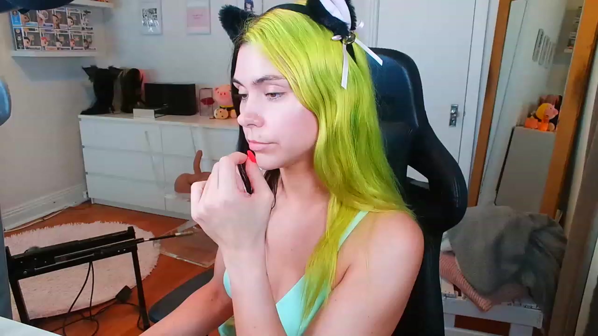 Gallery image thumbnail from Peach888's myfreecams stream on, 06/08/2023, 18:40 image 7 of 20