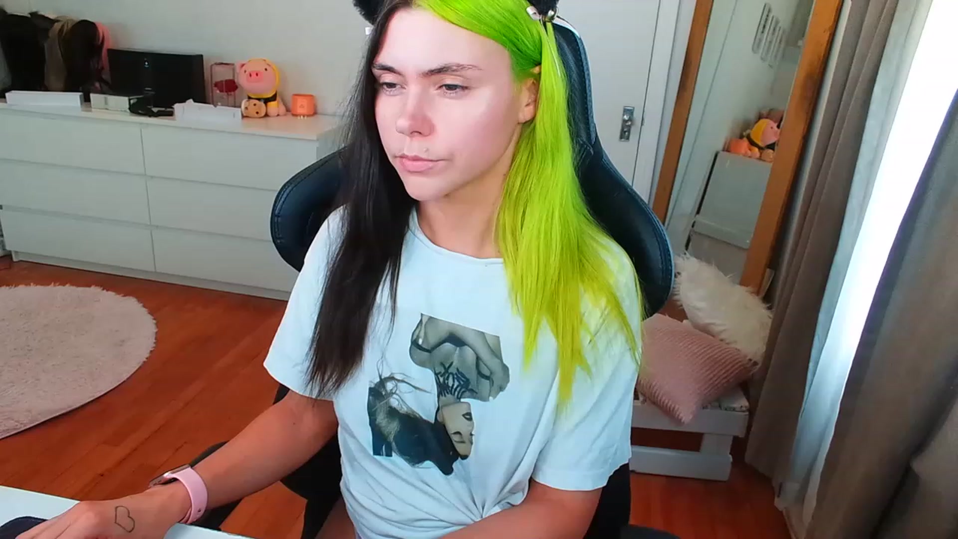 Gallery image thumbnail from Peach888's myfreecams stream on, 06/09/2023, 18:31 image 5 of 20