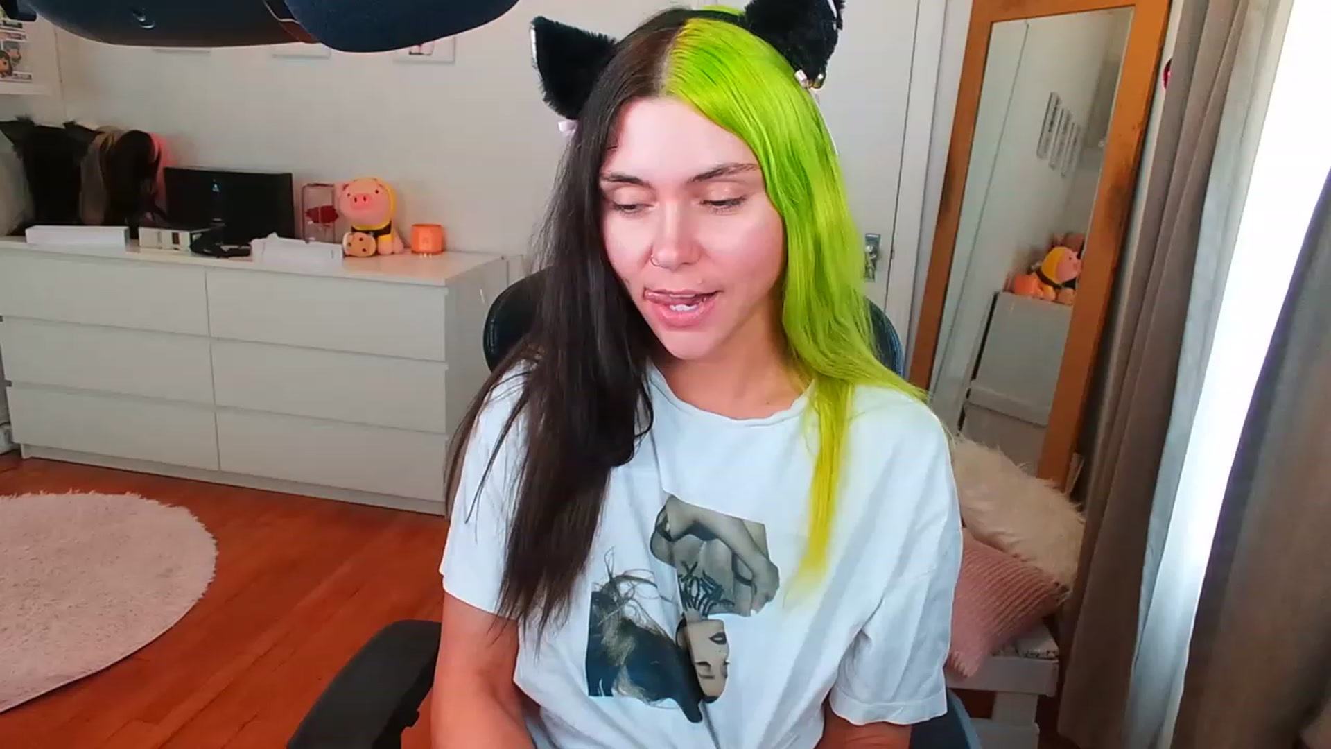 Gallery image thumbnail from Peach888's myfreecams stream on, 06/09/2023, 18:31 image 1 of 20