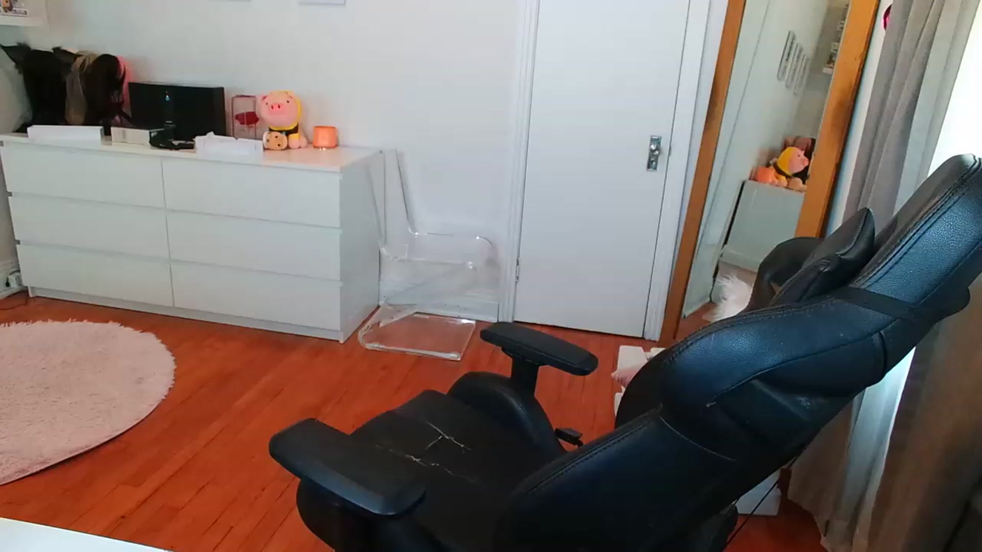 Gallery image thumbnail from Peach888's myfreecams stream on, 06/09/2023, 18:31 image 12 of 20