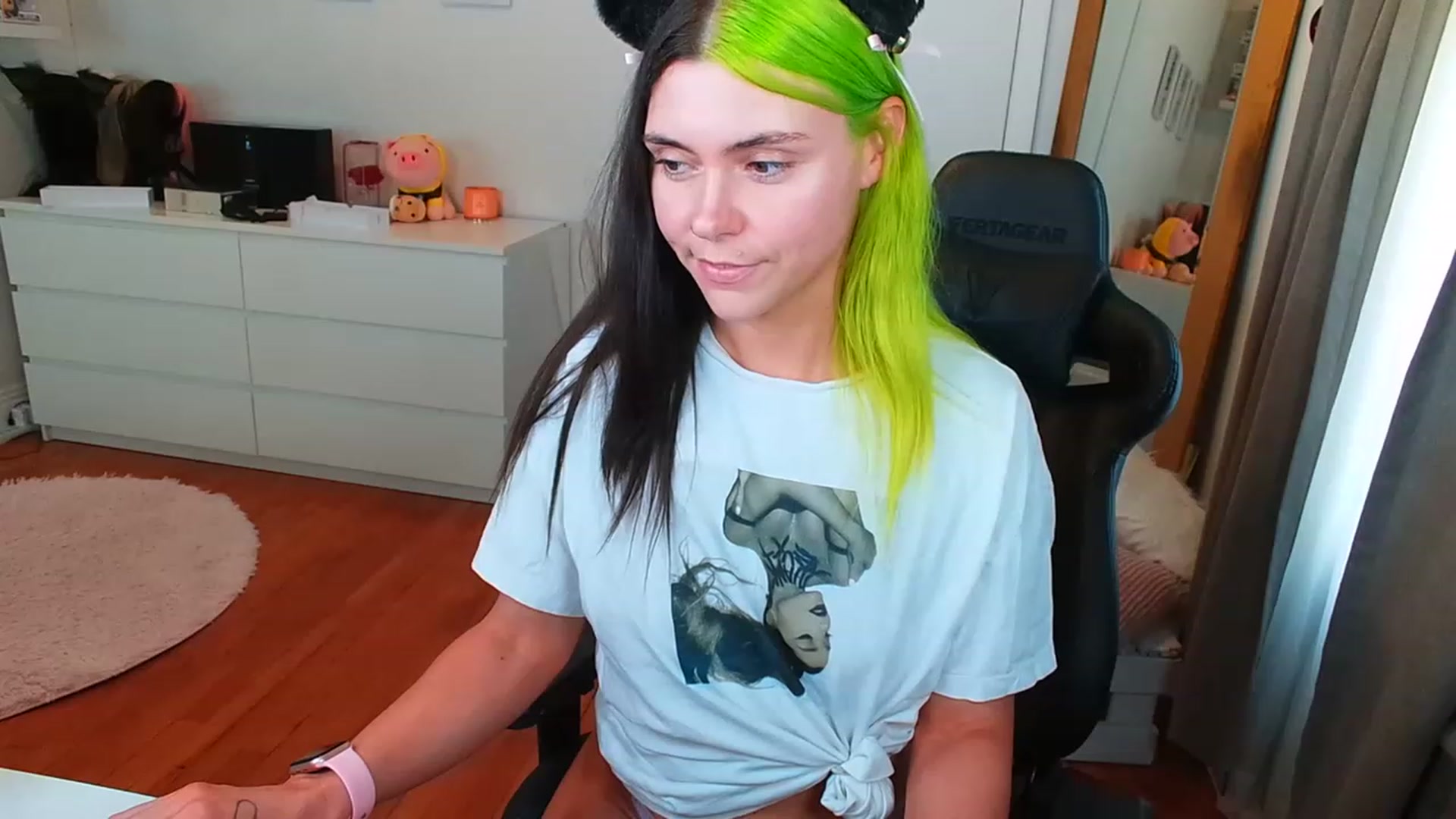 Gallery image thumbnail from Peach888's myfreecams stream on, 06/09/2023, 18:31 image 15 of 20