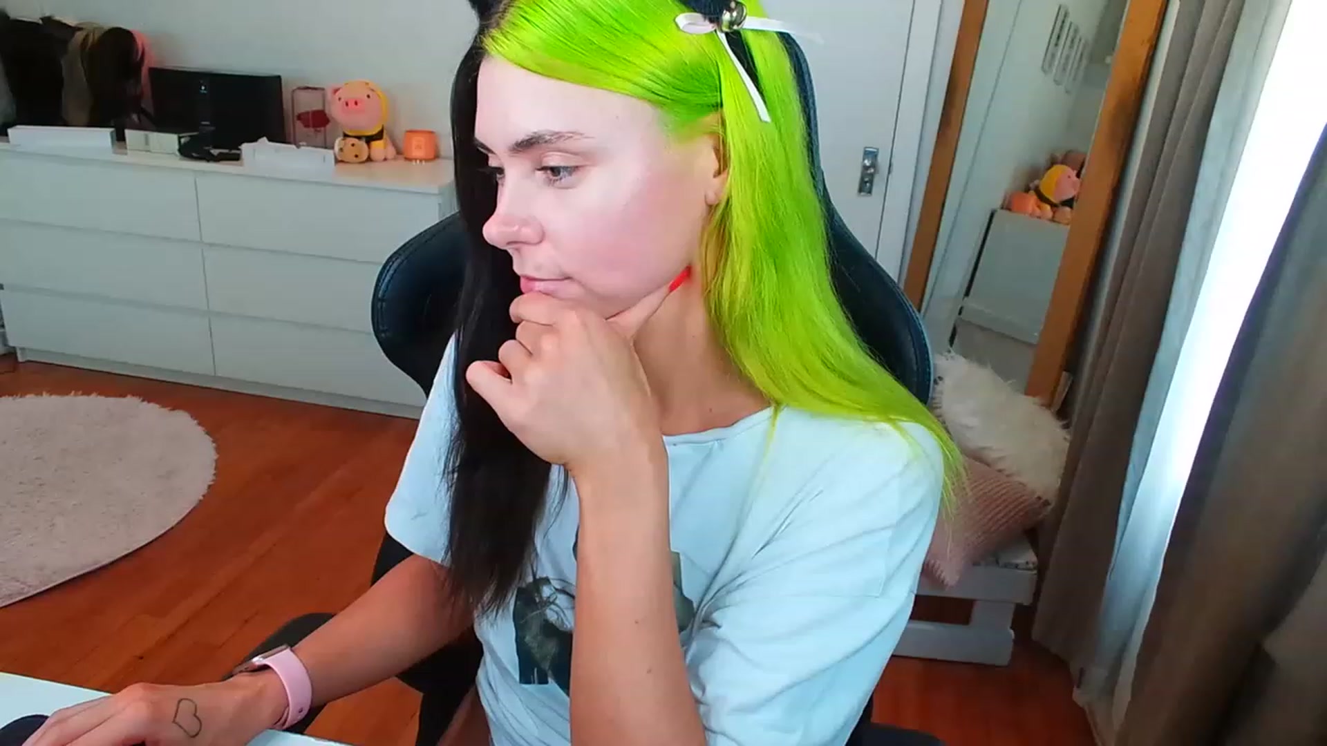 Gallery image thumbnail from Peach888's myfreecams stream on, 06/09/2023, 18:31 image 7 of 20