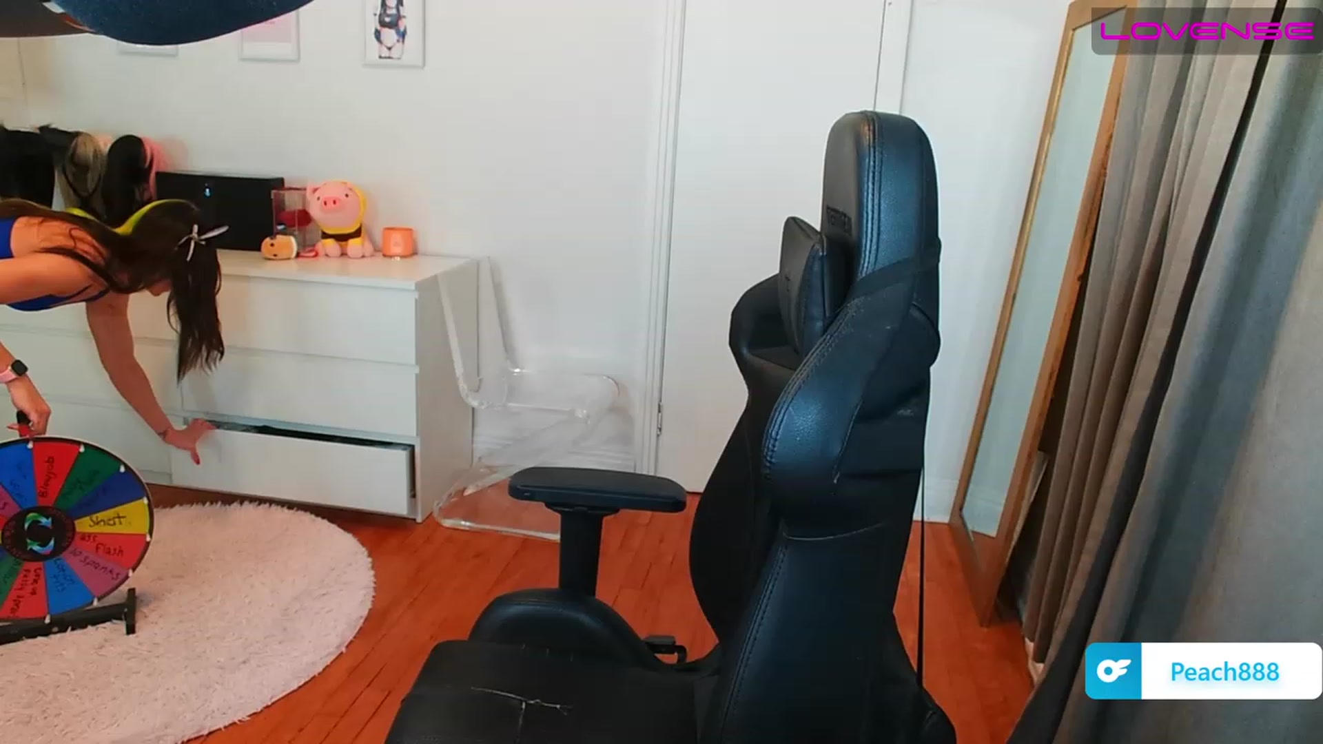 Gallery image thumbnail from Peach888's myfreecams stream on, 06/13/2023, 14:10 image 5 of 20