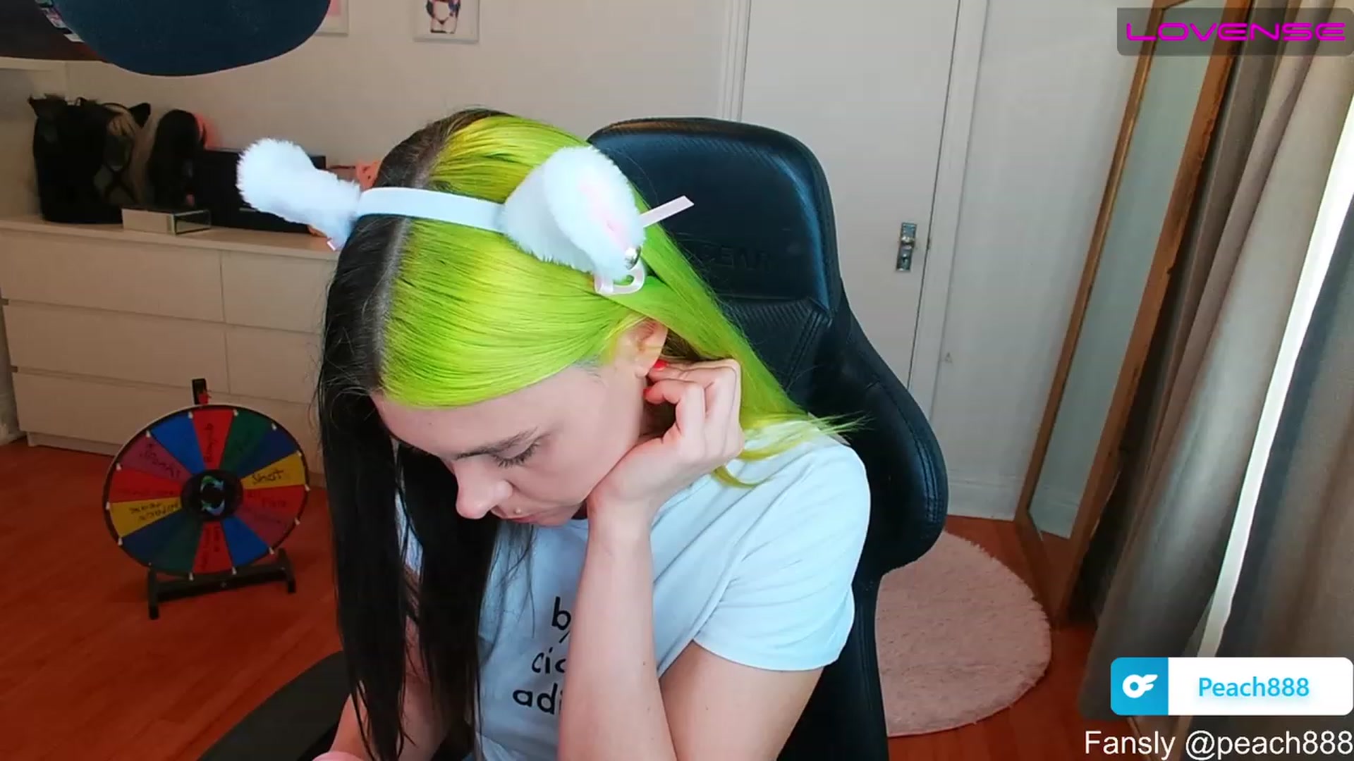 Gallery image thumbnail from Peach888's myfreecams stream on, 06/16/2023, 15:56 image 5 of 20