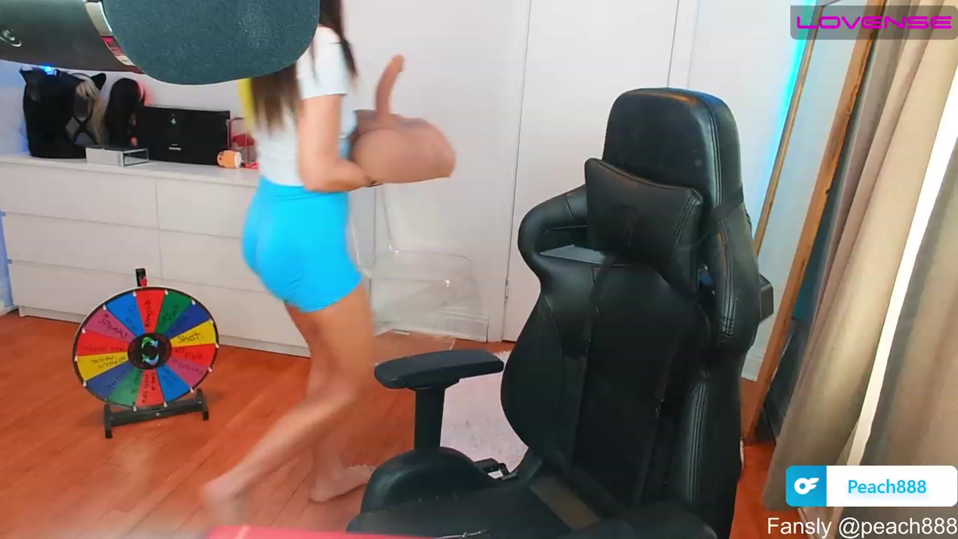 Gallery image thumbnail from Peach888's myfreecams stream on, 06/16/2023, 15:56 image 9 of 20