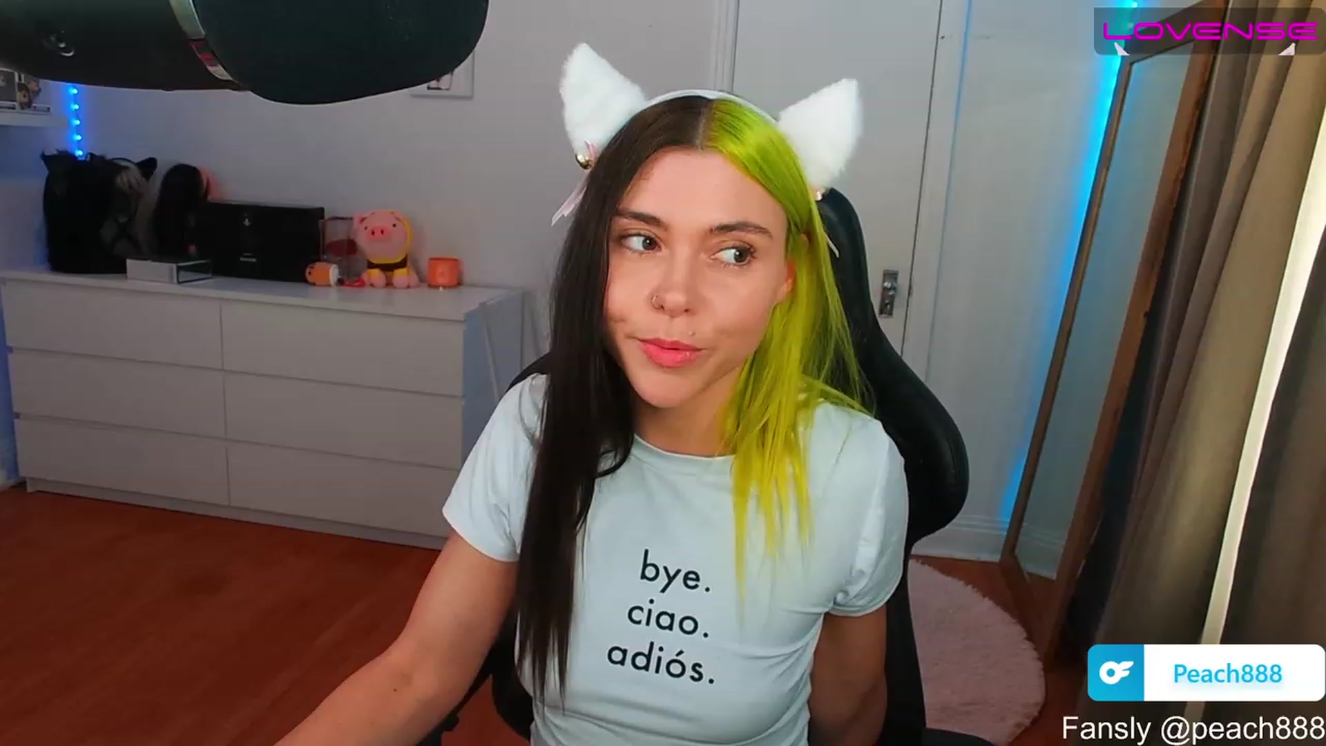 Gallery image thumbnail from Peach888's myfreecams stream on, 06/16/2023, 15:56 image 12 of 20