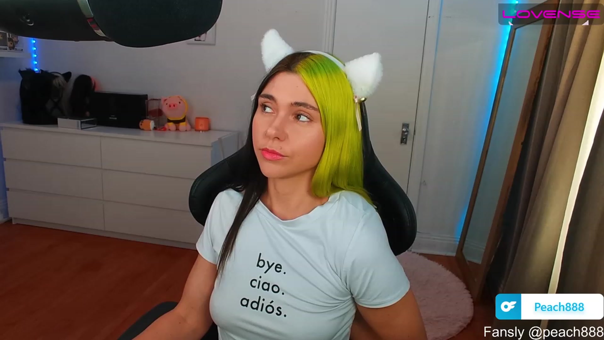 Gallery image thumbnail from Peach888's myfreecams stream on, 06/16/2023, 15:56 image 16 of 20