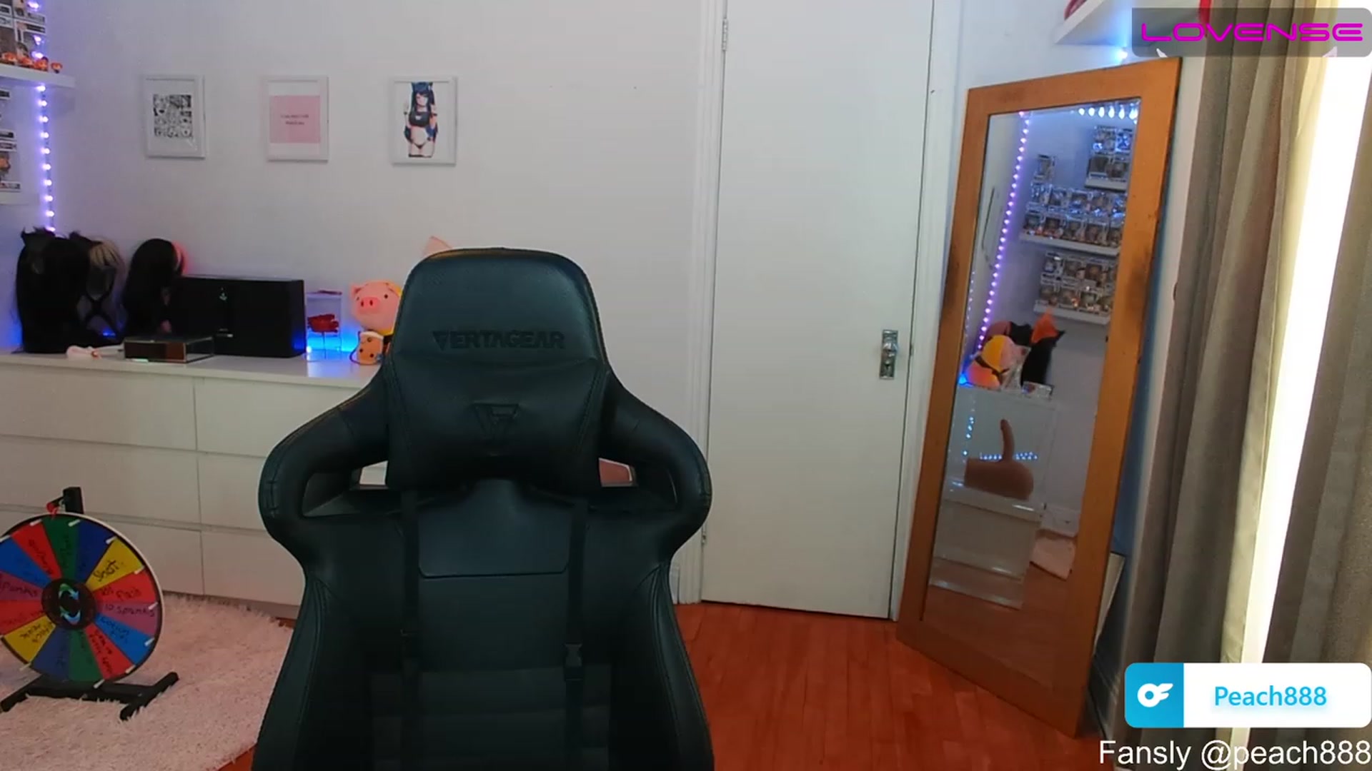 Gallery image thumbnail from Peach888's myfreecams stream on, 06/20/2023, 15:22 image 3 of 20