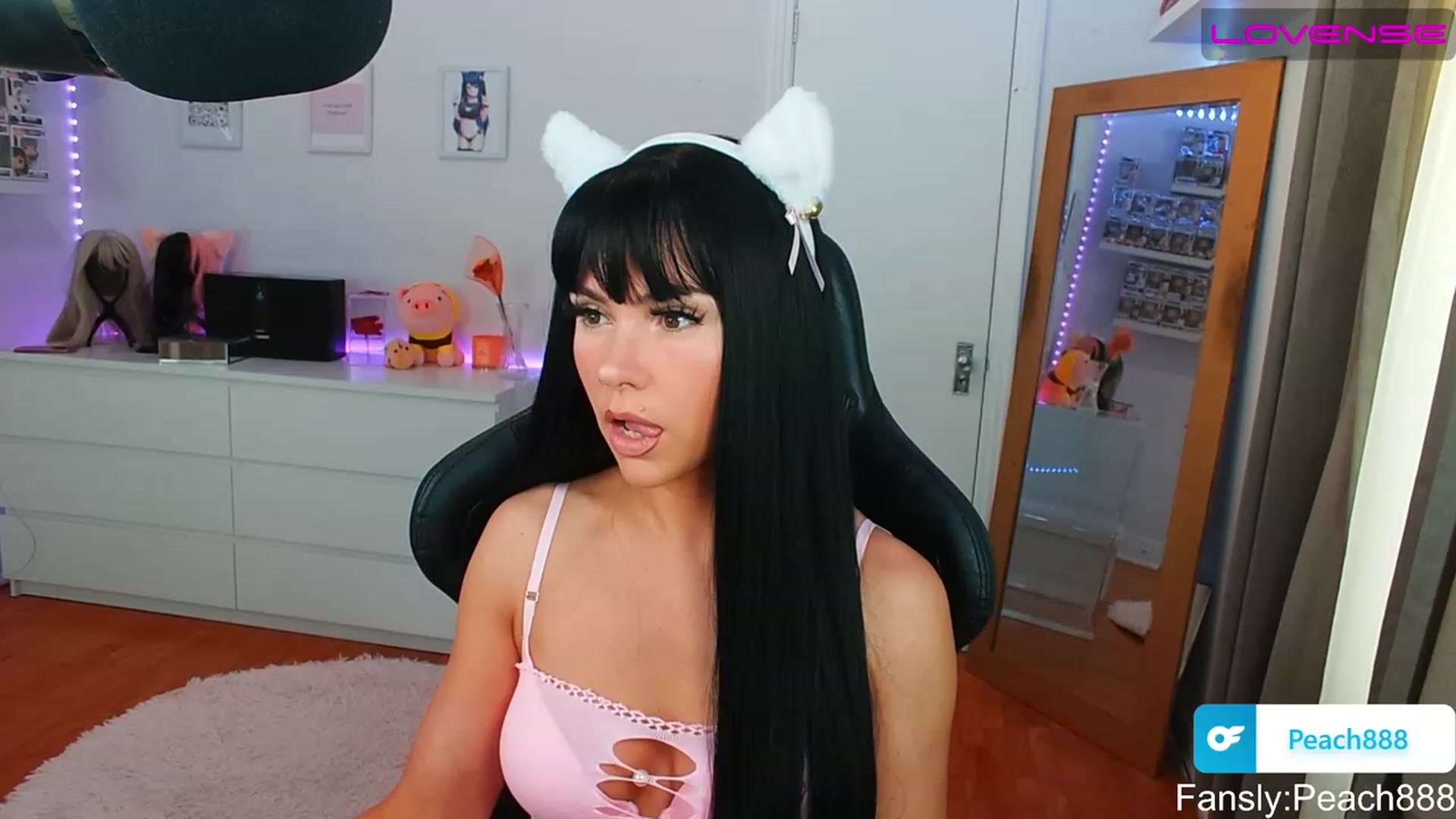 Gallery image thumbnail from Peach888's myfreecams stream on, 06/26/2023, 14:30 image 15 of 20