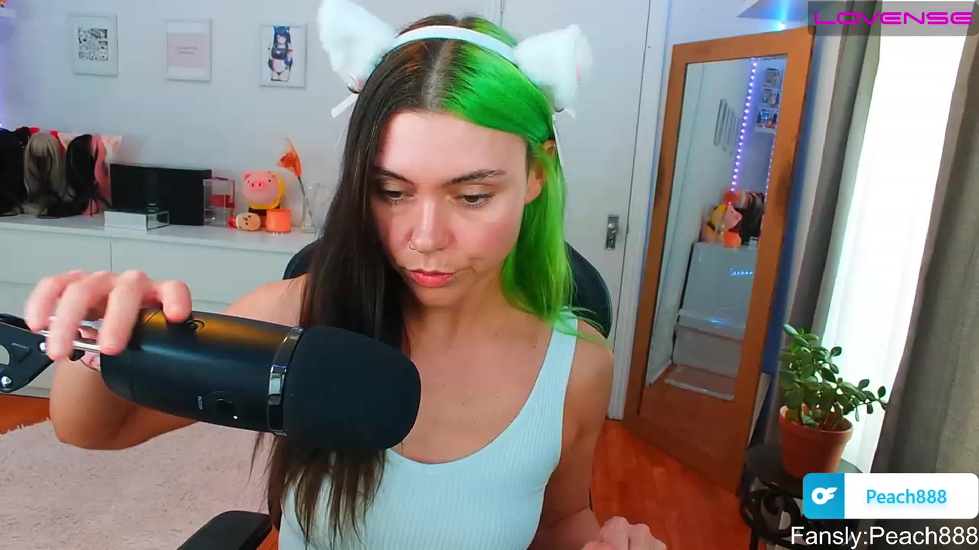 Gallery image thumbnail from Peach888's myfreecams stream on, 07/07/2023, 18:27 image 17 of 20