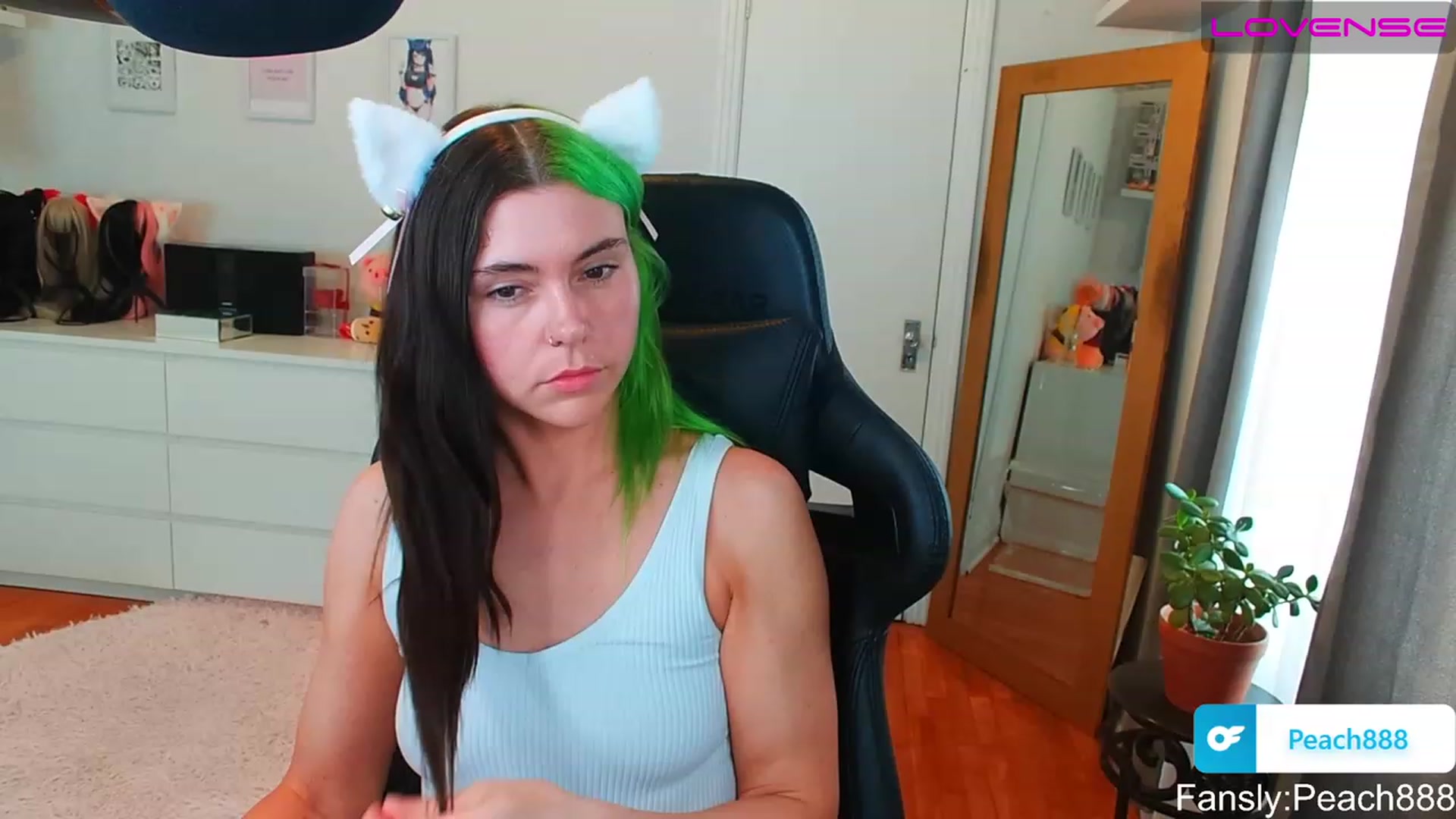 Gallery image thumbnail from Peach888's myfreecams stream on, 07/07/2023, 18:27 image 13 of 20
