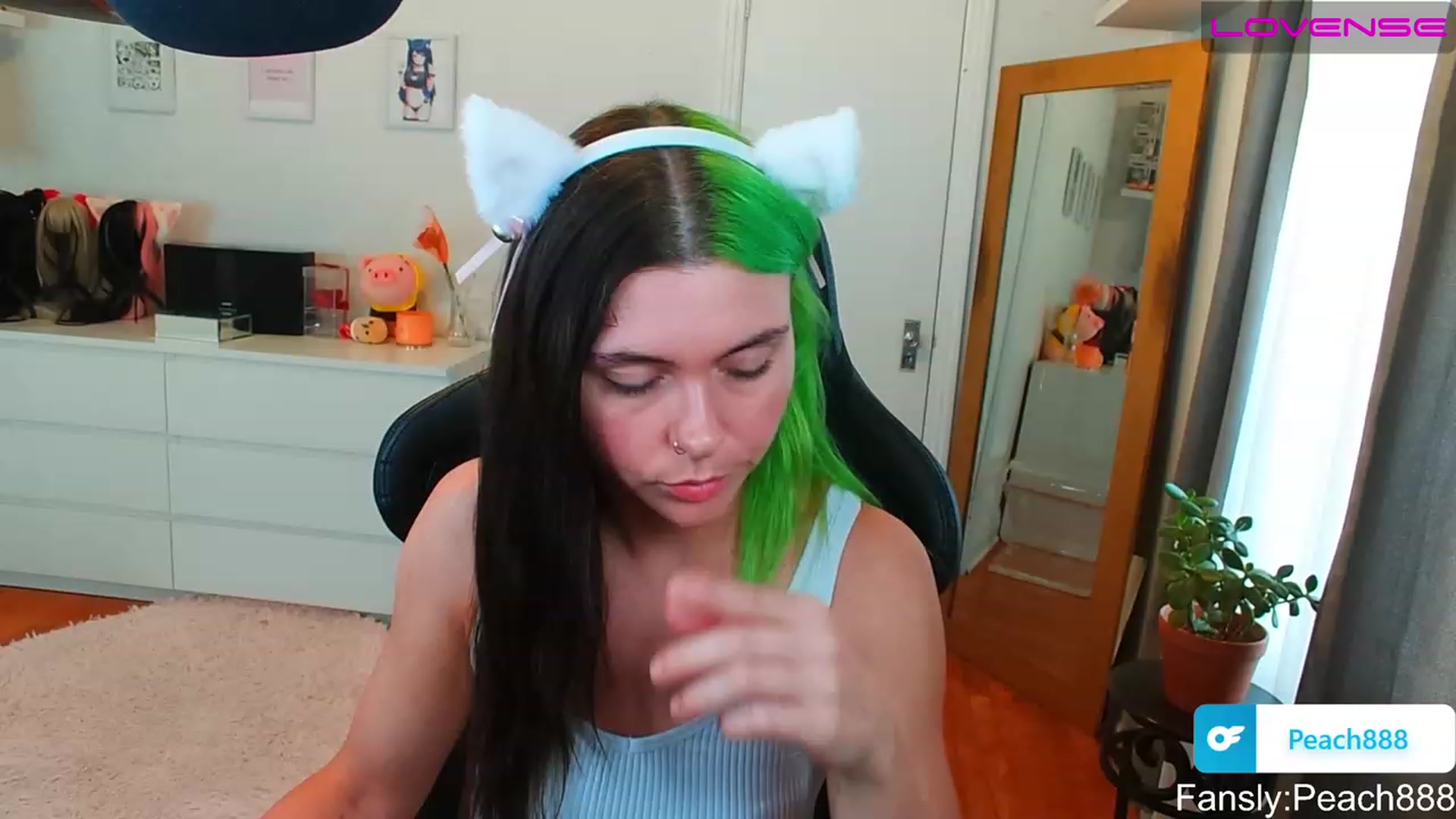 Gallery image thumbnail from Peach888's myfreecams stream on, 07/07/2023, 18:27 image 7 of 20