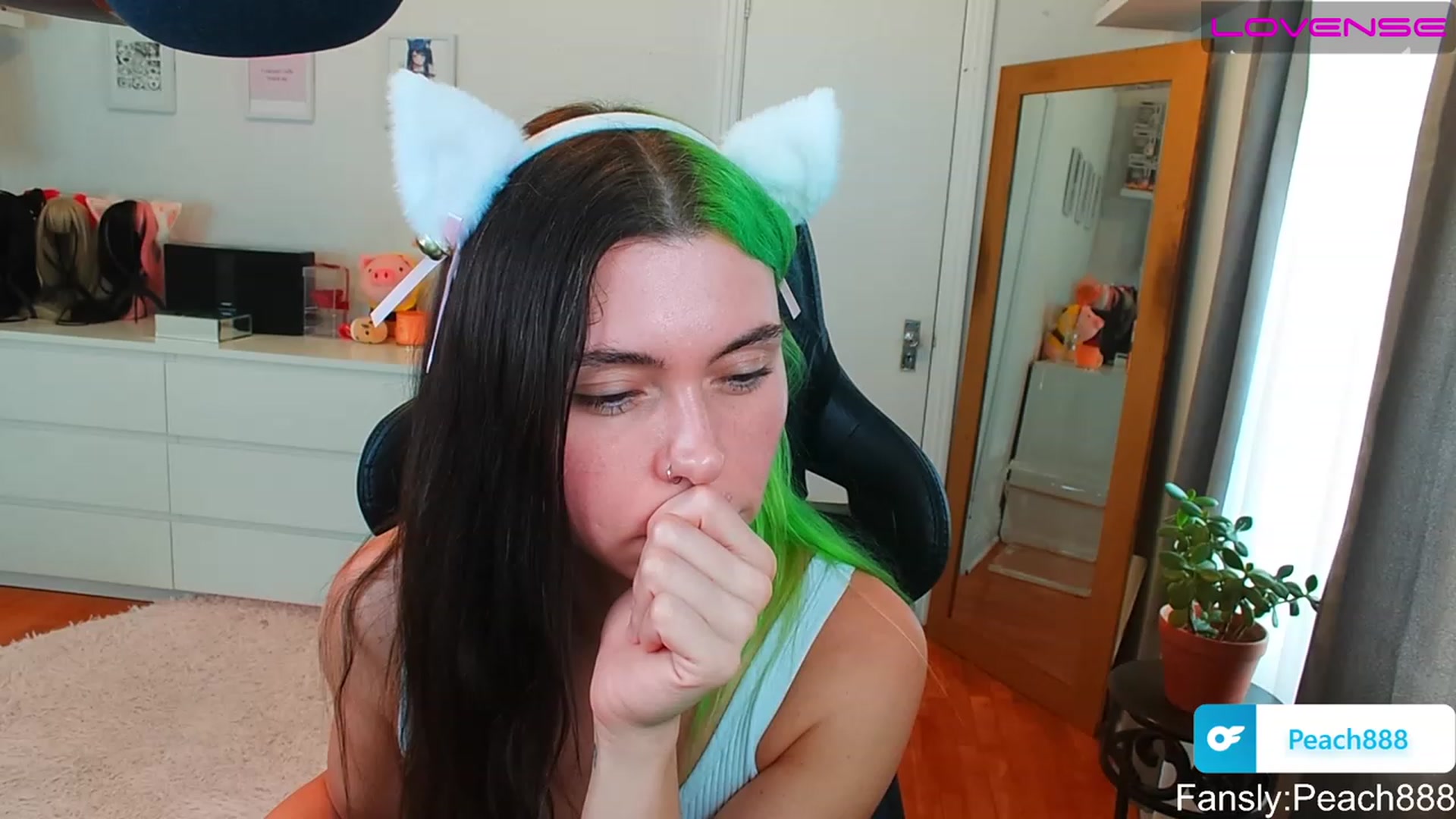 Gallery image thumbnail from Peach888's myfreecams stream on, 07/07/2023, 18:27 image 2 of 20
