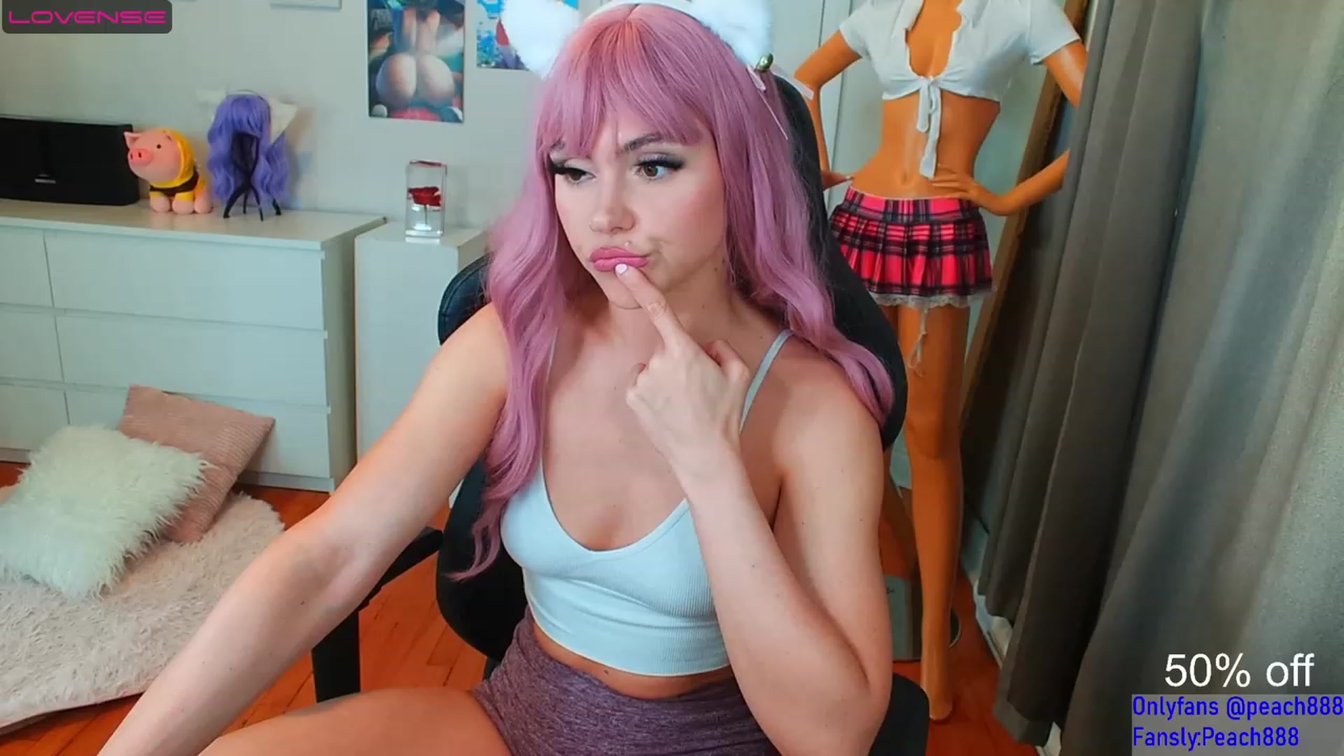 Gallery image thumbnail from Peach888's myfreecams stream on, 07/17/2023, 18:50 image 11 of 20