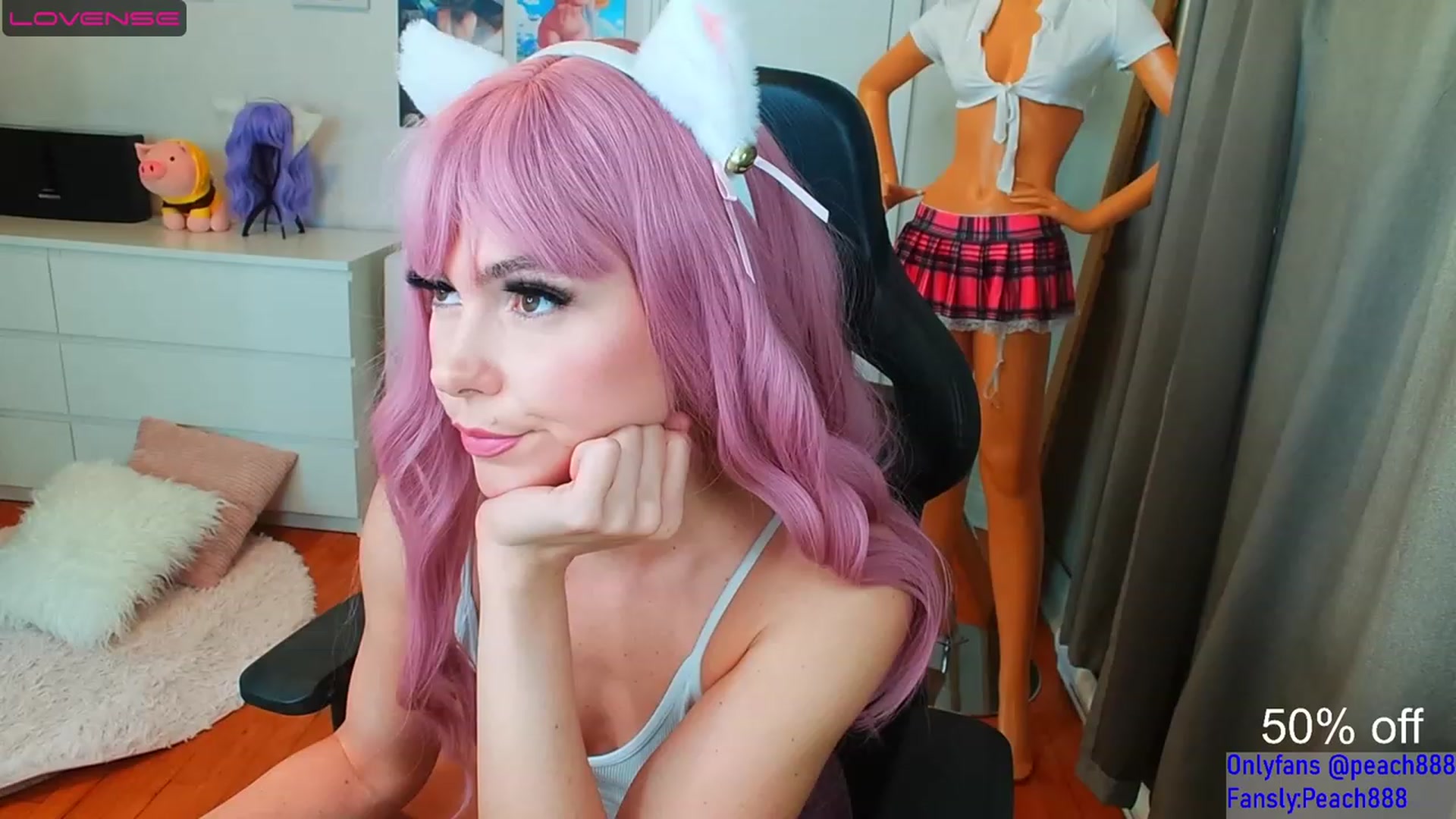 Gallery image thumbnail from Peach888's myfreecams stream on, 07/17/2023, 18:50 image 13 of 20