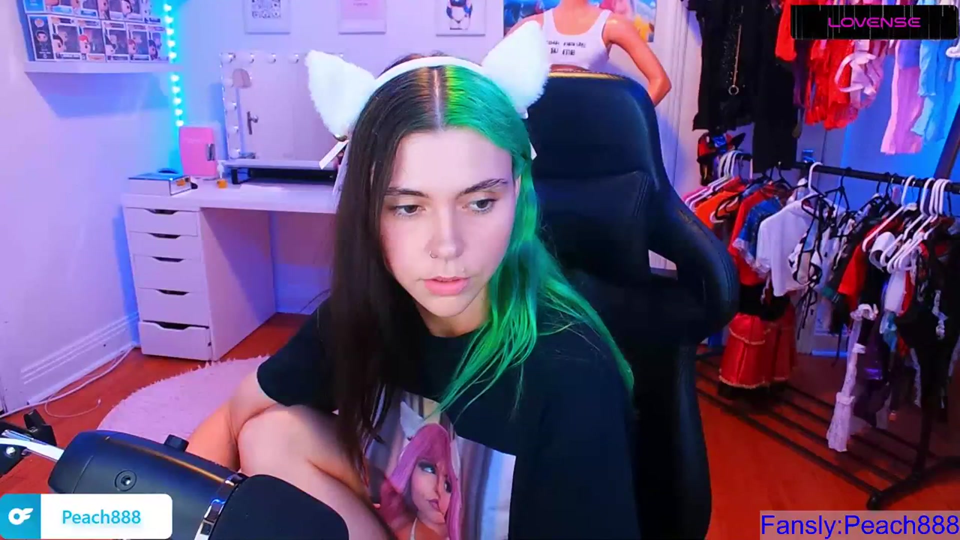 Gallery image thumbnail from Peach888's myfreecams stream on, 08/18/2023, 01:16 image 14 of 20