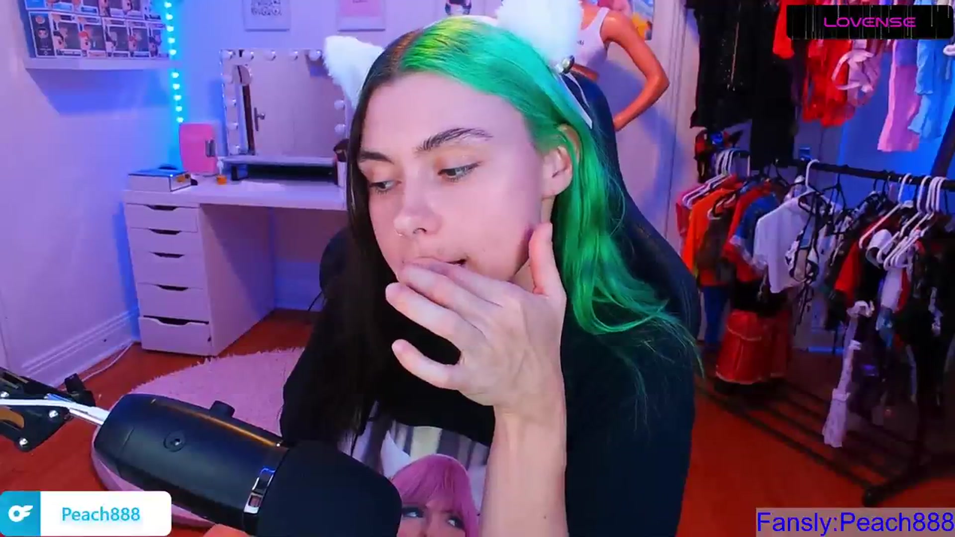Gallery image thumbnail from Peach888's myfreecams stream on, 08/18/2023, 01:16 image 3 of 20