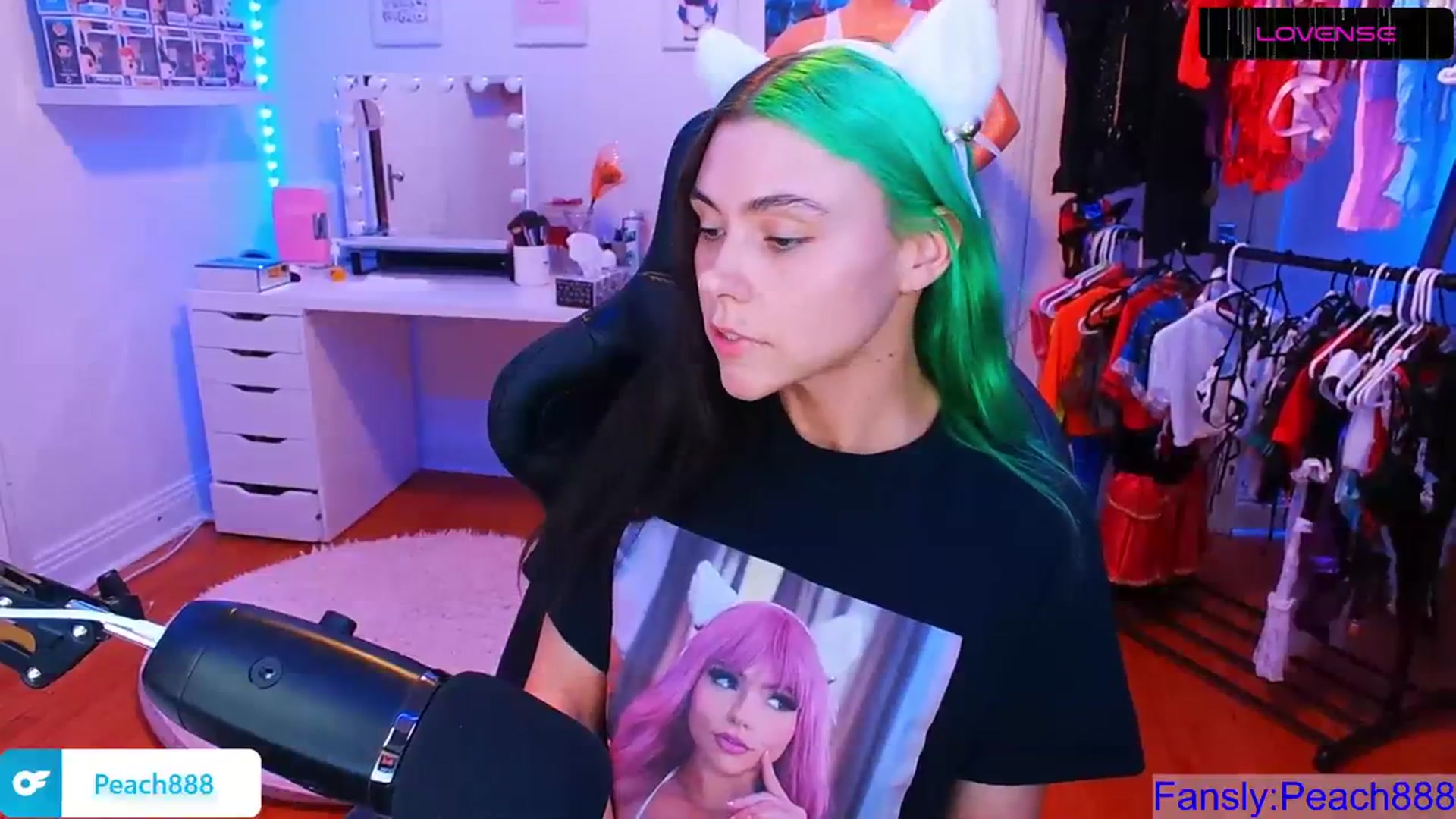 Gallery image thumbnail from Peach888's myfreecams stream on, 08/18/2023, 01:16 image 2 of 20